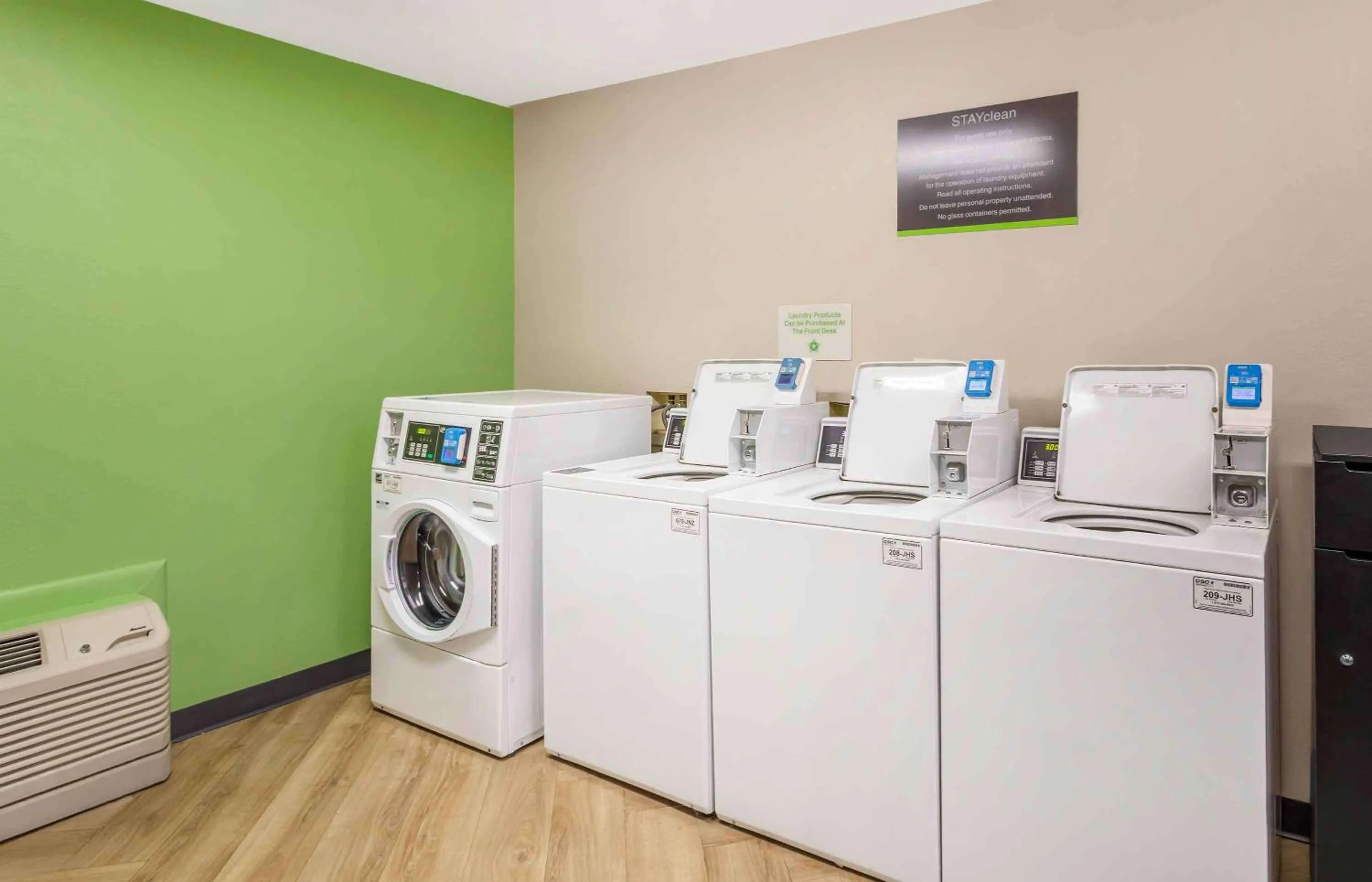 Property building in Extended Stay America Suites - Asheville - Tunnel Rd