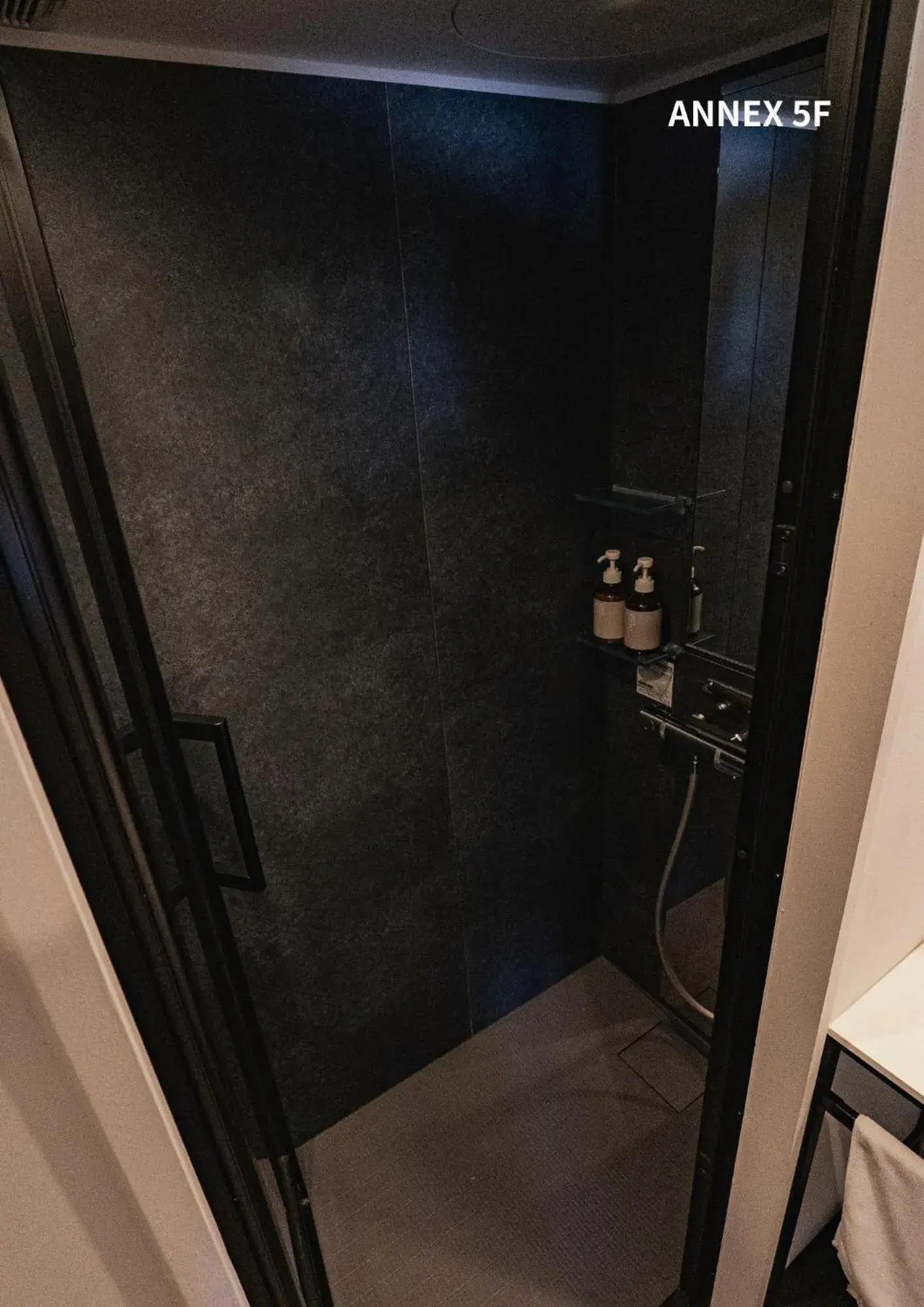 Breaky Hotel Breaky Hotel