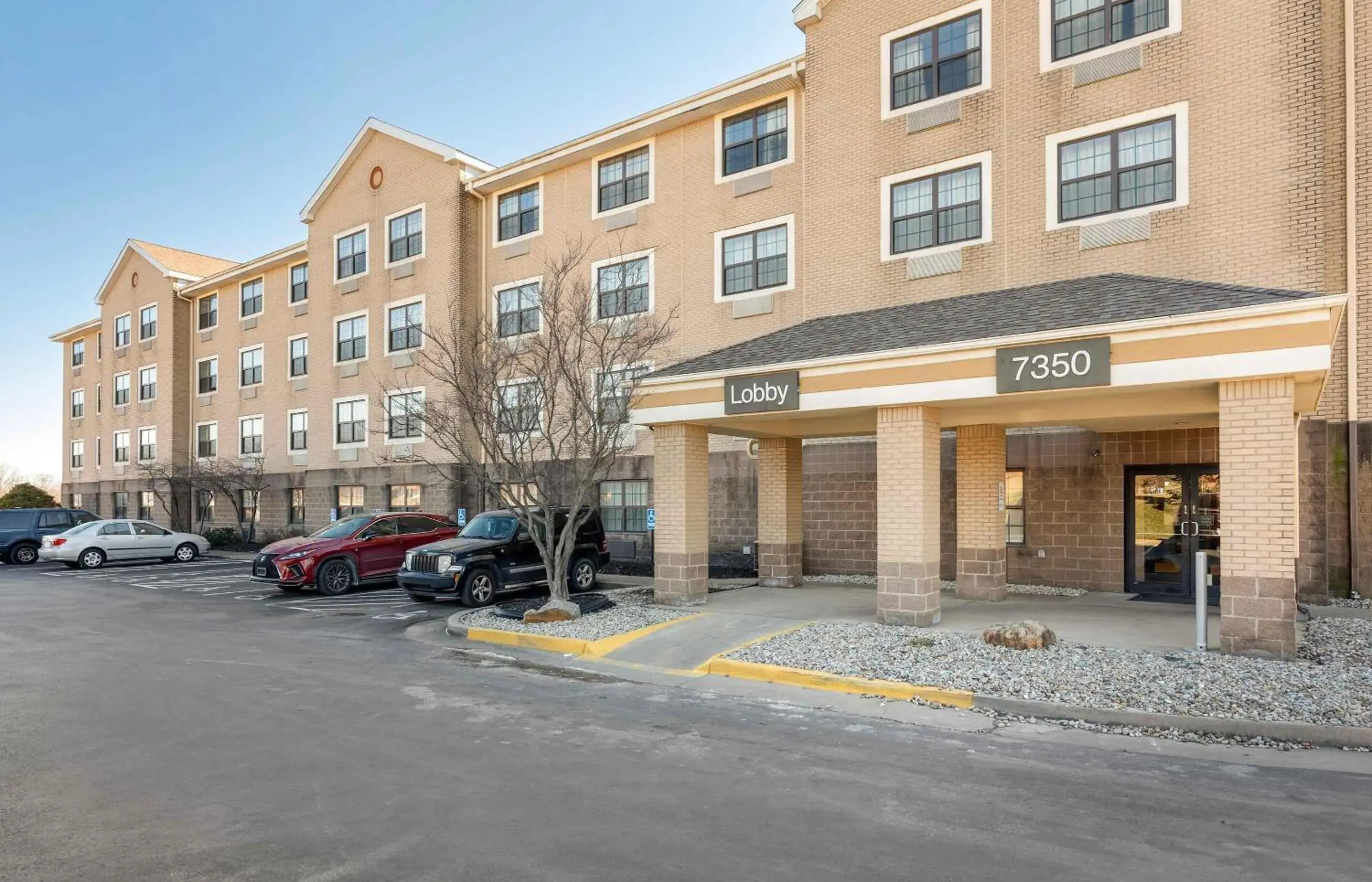 Property building in Extended Stay America Suites - Cincinnati - Florence - Turfway Rd Property building in Extended Stay America Suites - Cincinnati - Florence - Turfway Rd