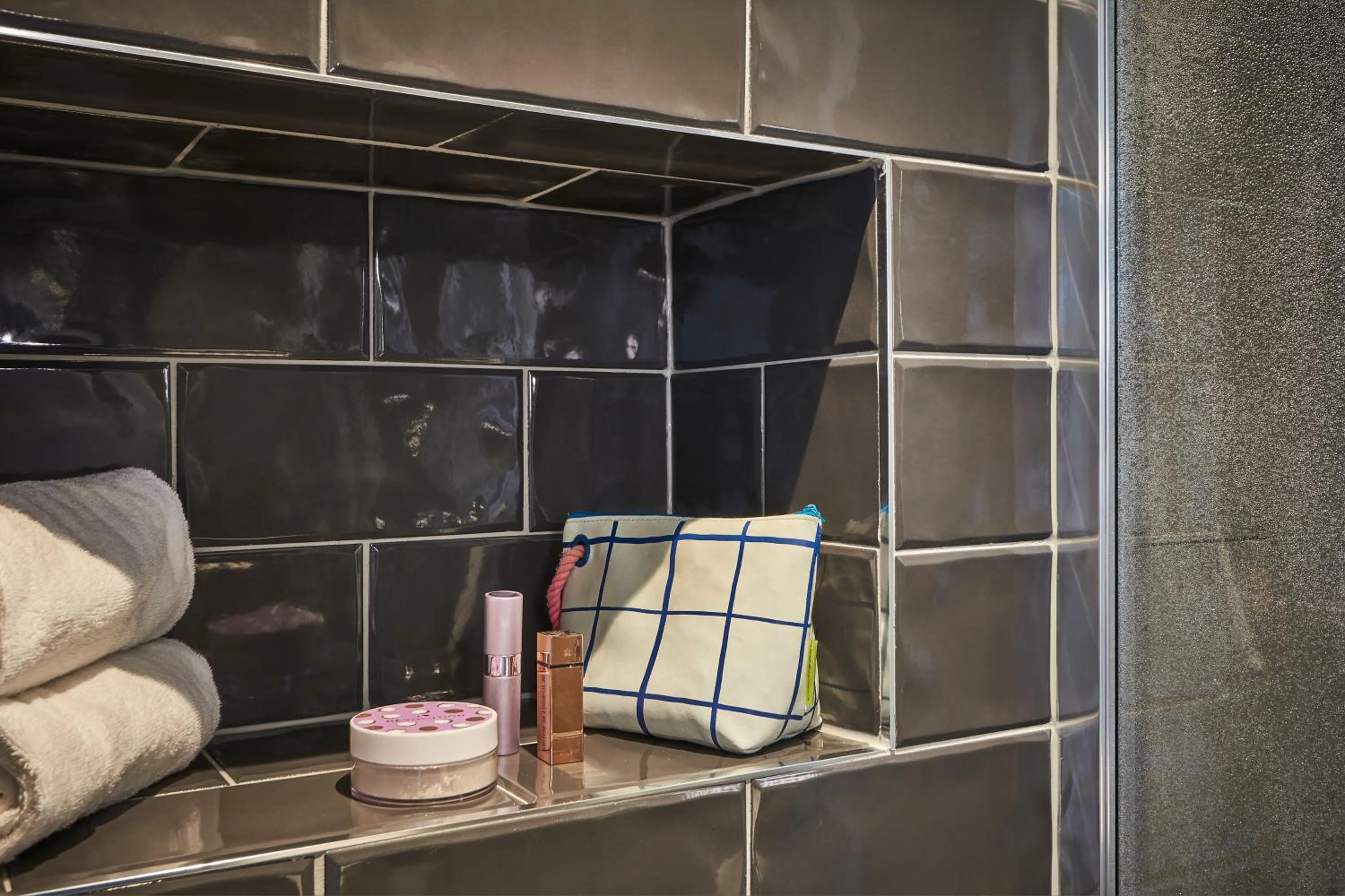 Bathroom in CAMPANILE PARIS 12 - Bercy Village