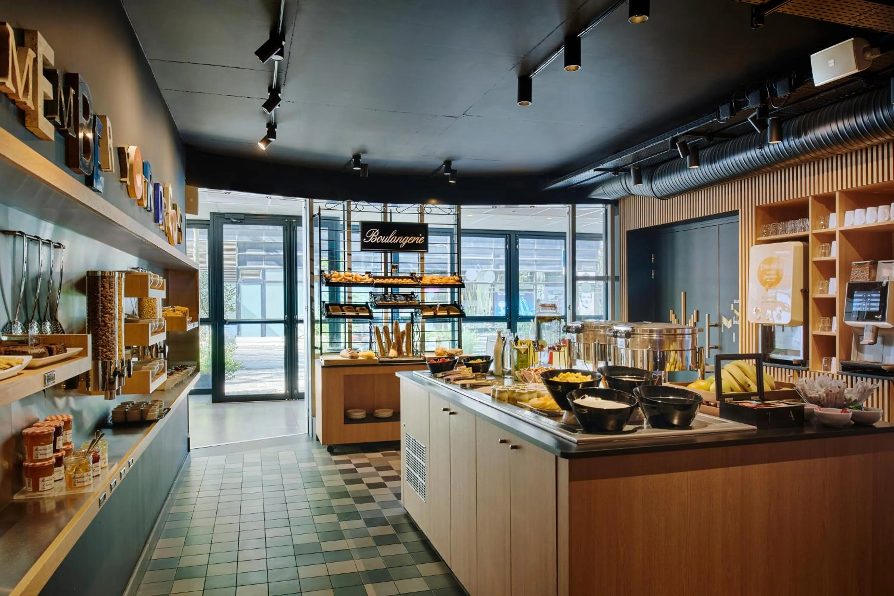 Breakfast in CAMPANILE PARIS 12 - Bercy Village