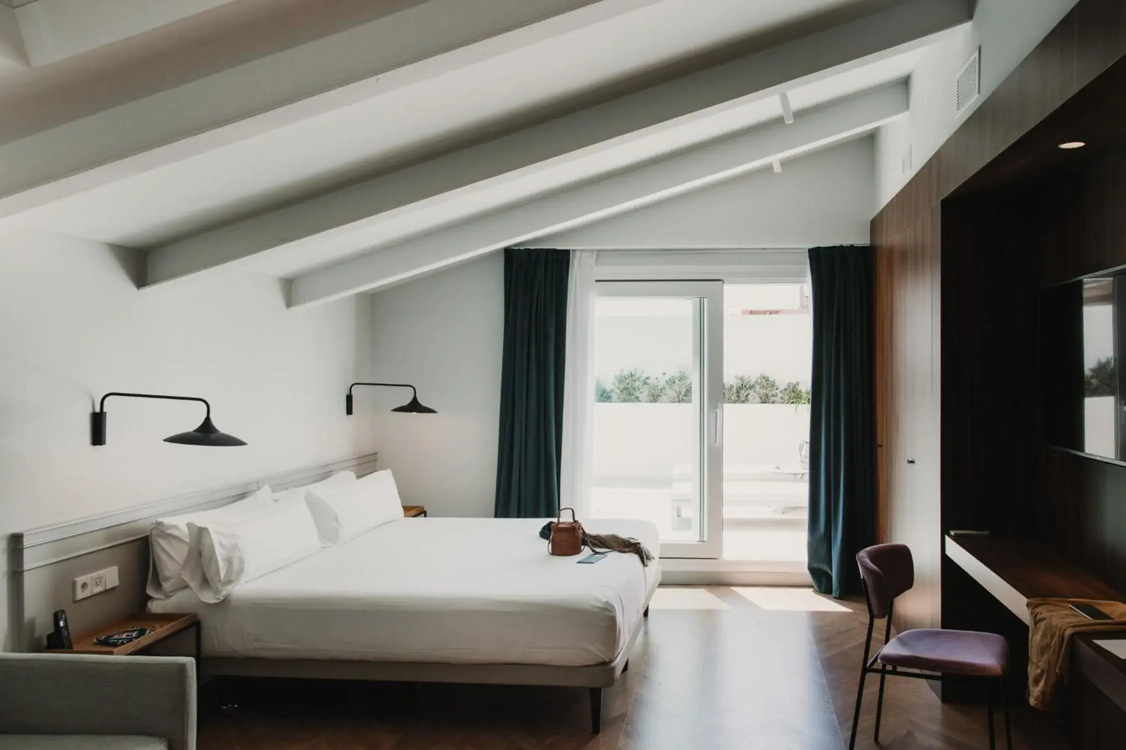 Attic - single occupancy in Room Mate Collection Helen Berger Attic - single occupancy in Room Mate Collection Helen Berger