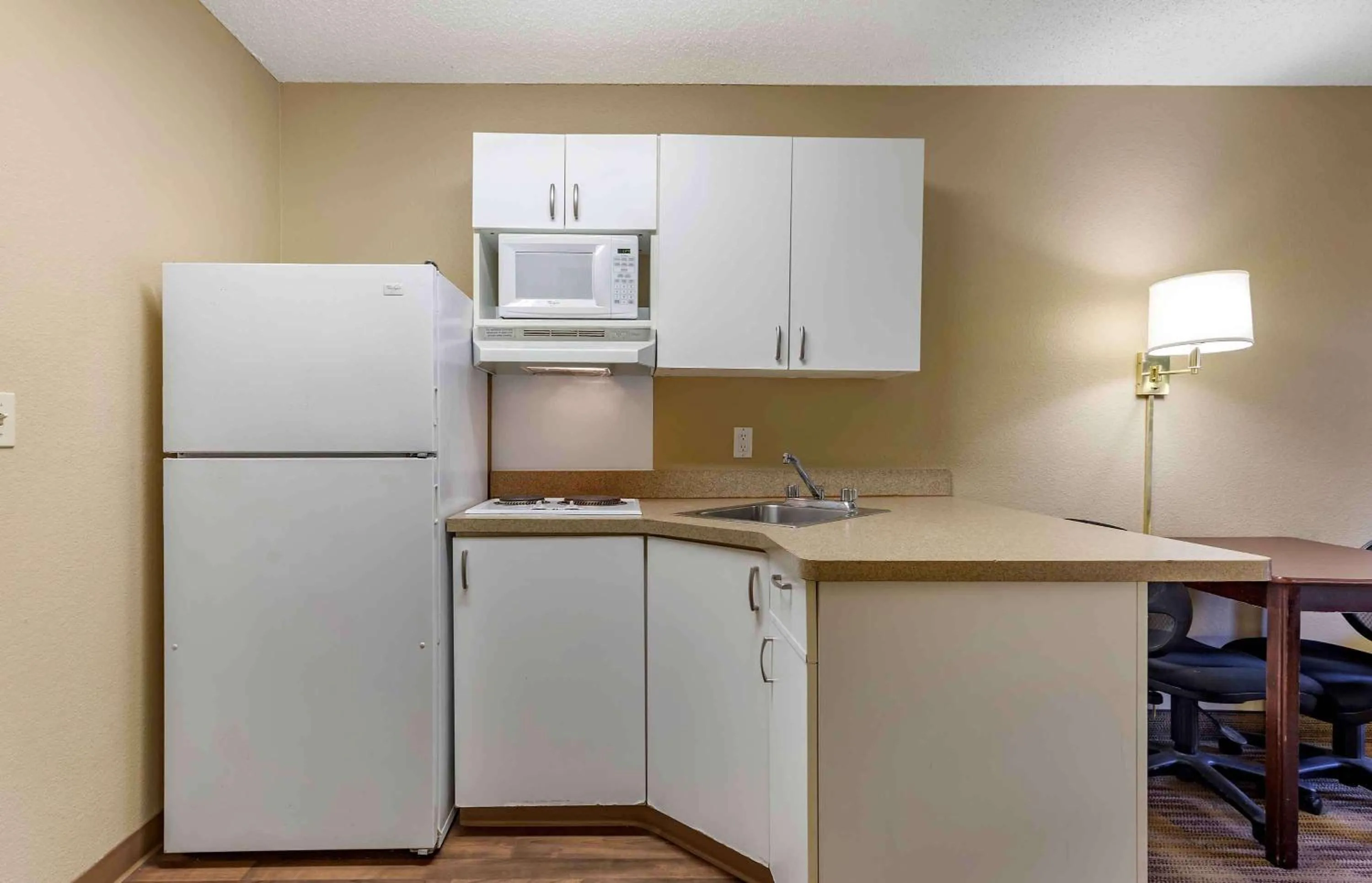 Kitchen or kitchenette in Extended Stay America Suites - Austin - Northwest Arboretum