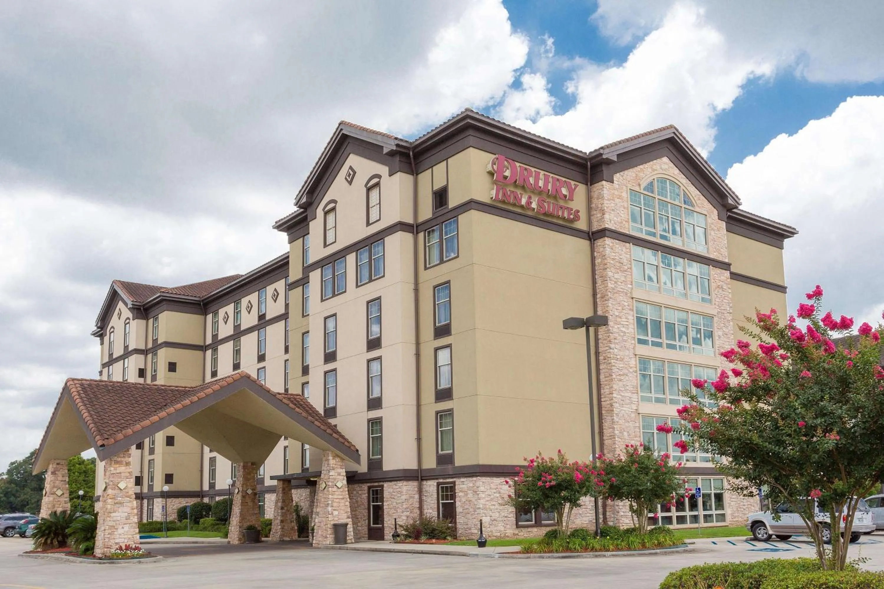 Property building in Drury Inn & Suites Lafayette LA