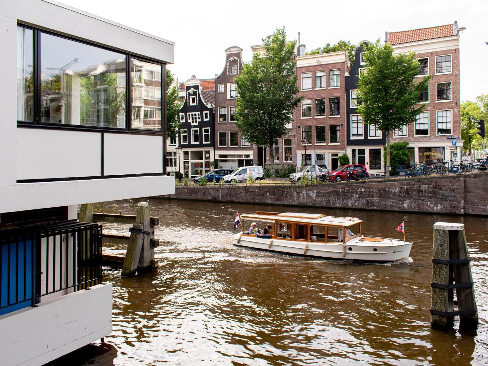 Nearby landmark in SWEETS - Hortusbrug
