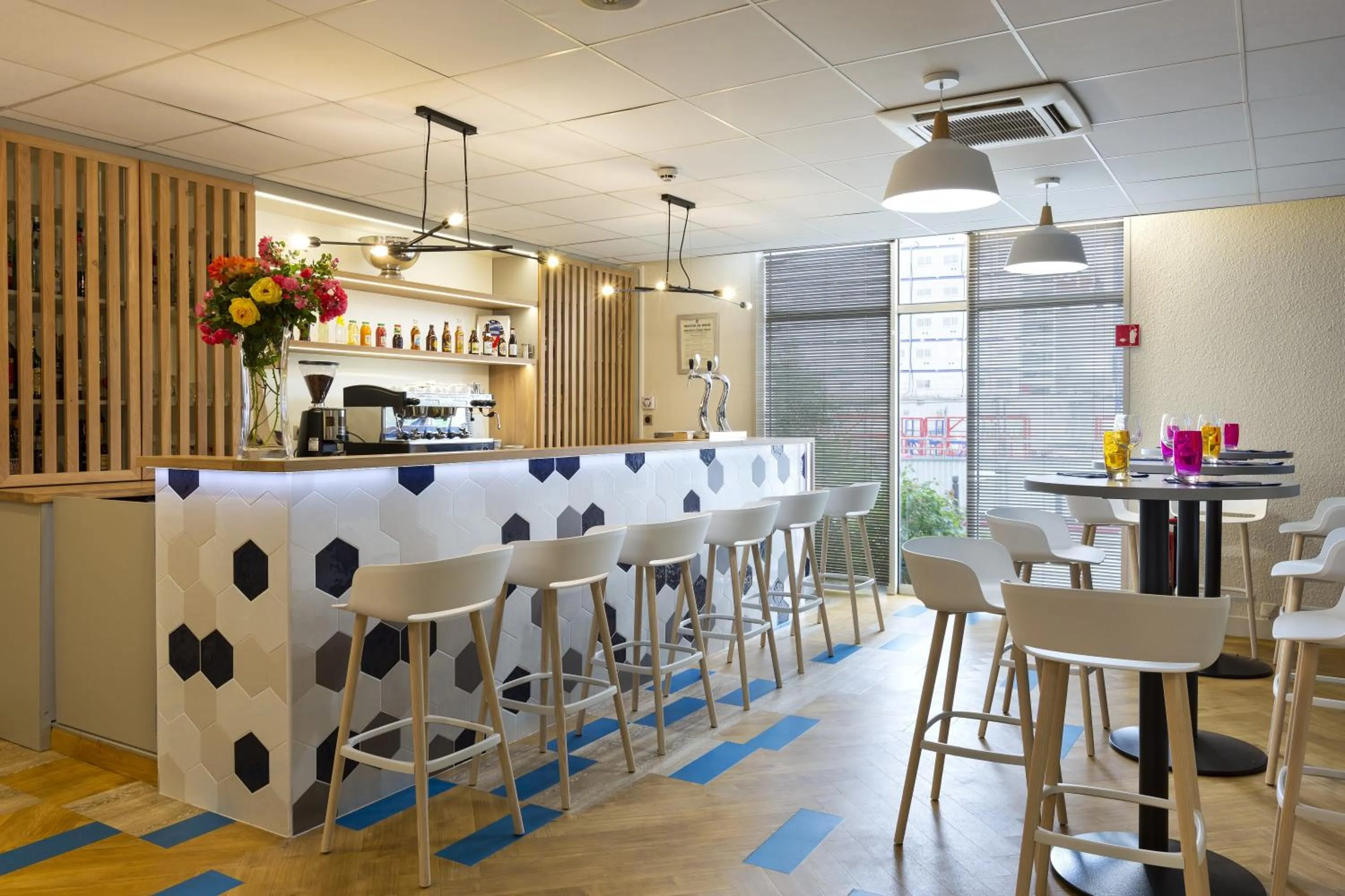 Lounge or bar in Comfort Hotel Paris Porte d'Ivry