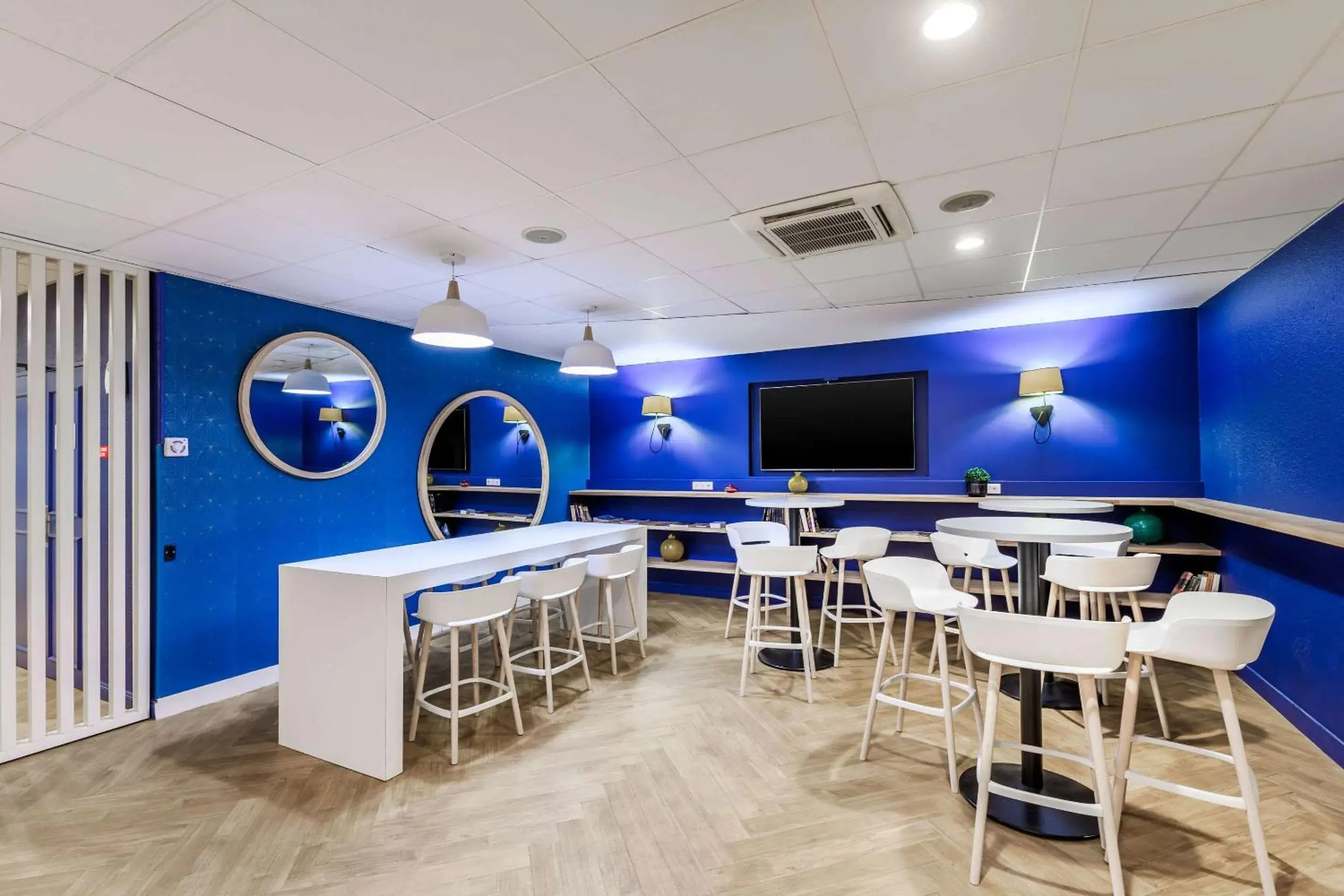 Restaurant/places to eat in Comfort Hotel Paris Porte d'Ivry Restaurant/places to eat in Comfort Hotel Paris Porte d'Ivry