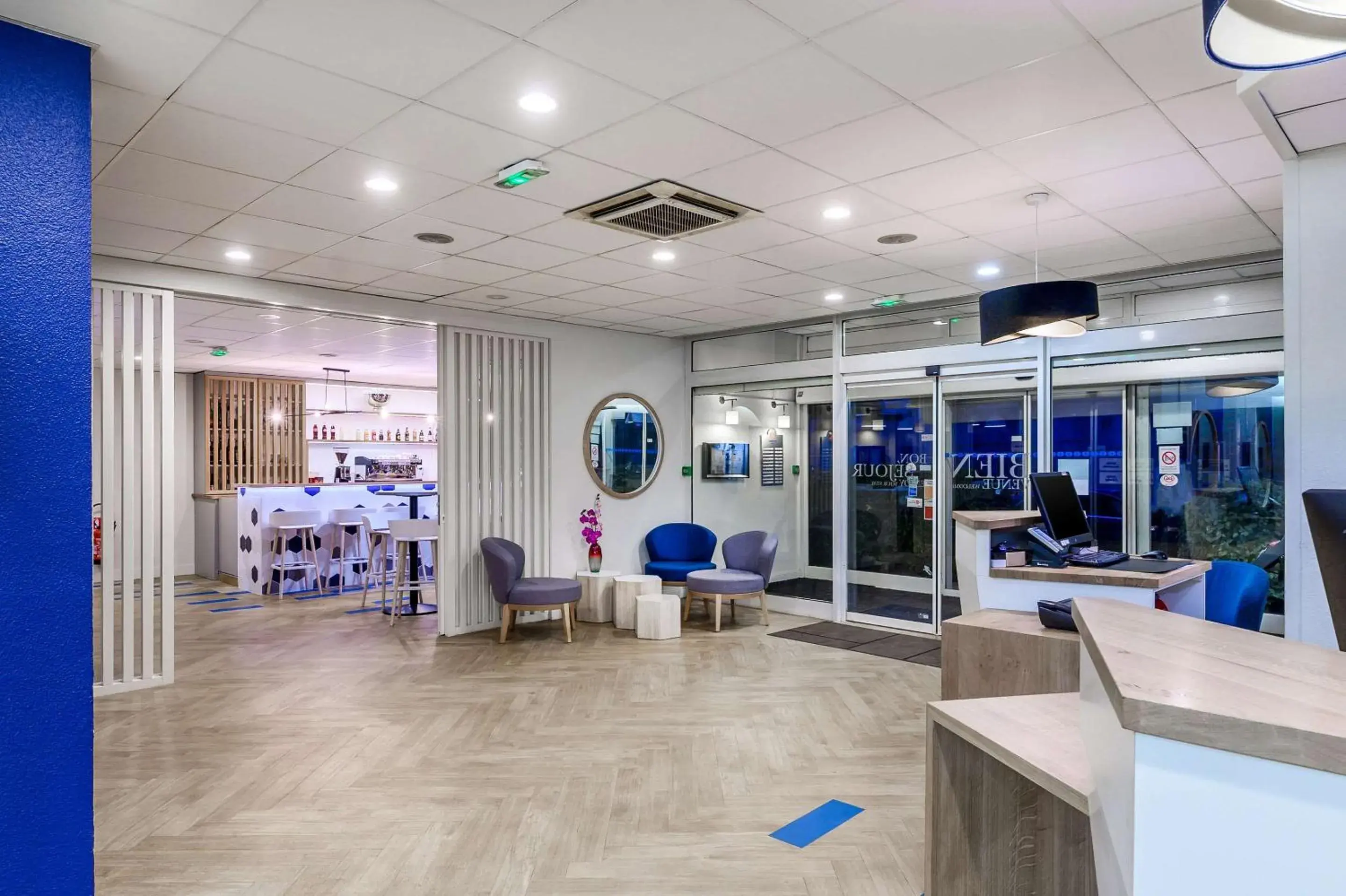 Lobby or reception in Comfort Hotel Paris Porte d'Ivry Lobby or reception in Comfort Hotel Paris Porte d'Ivry