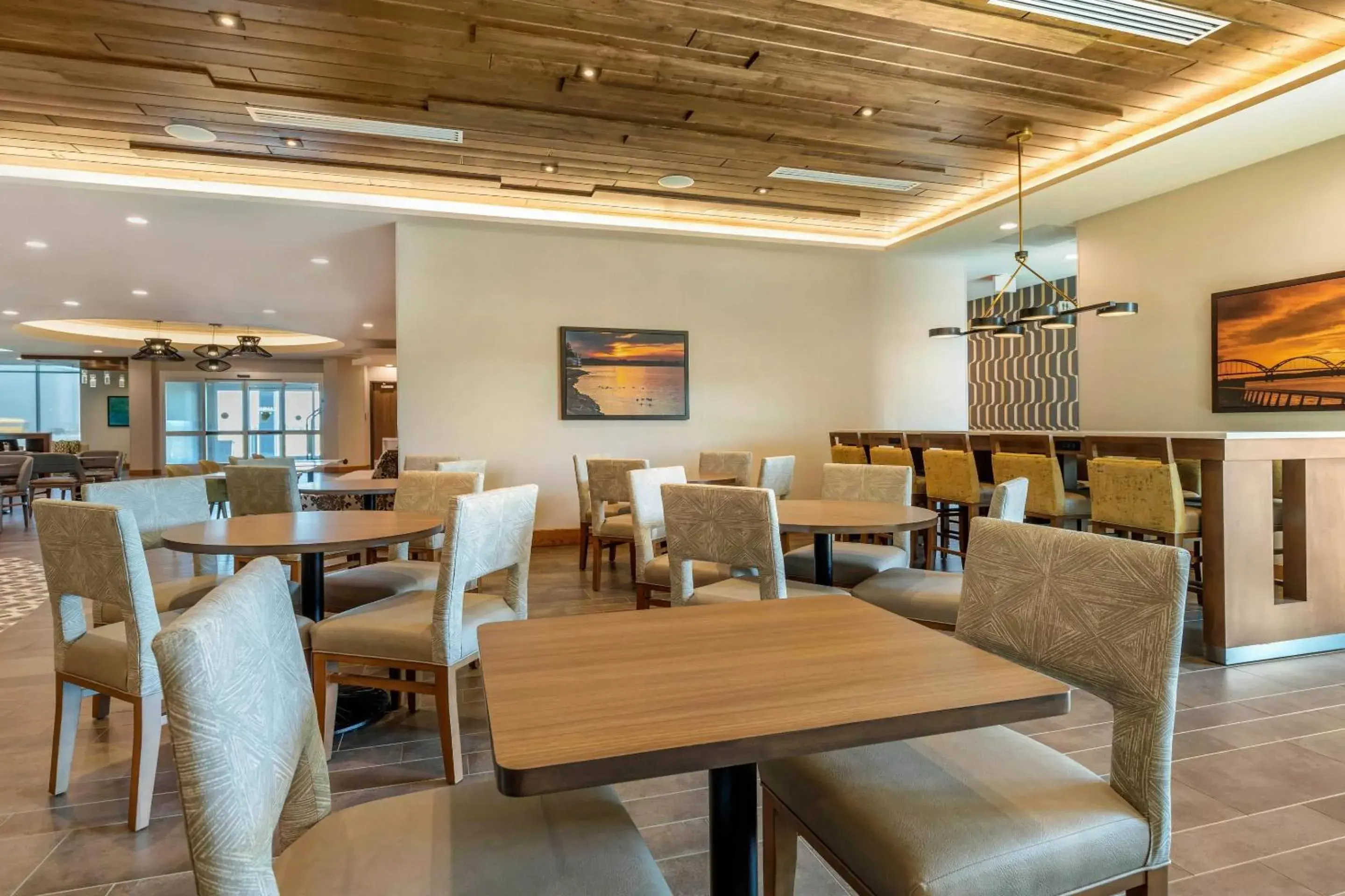 Restaurant/places to eat in Cambria Hotel Davenport Quad Cities Restaurant/places to eat in Cambria Hotel Davenport Quad Cities