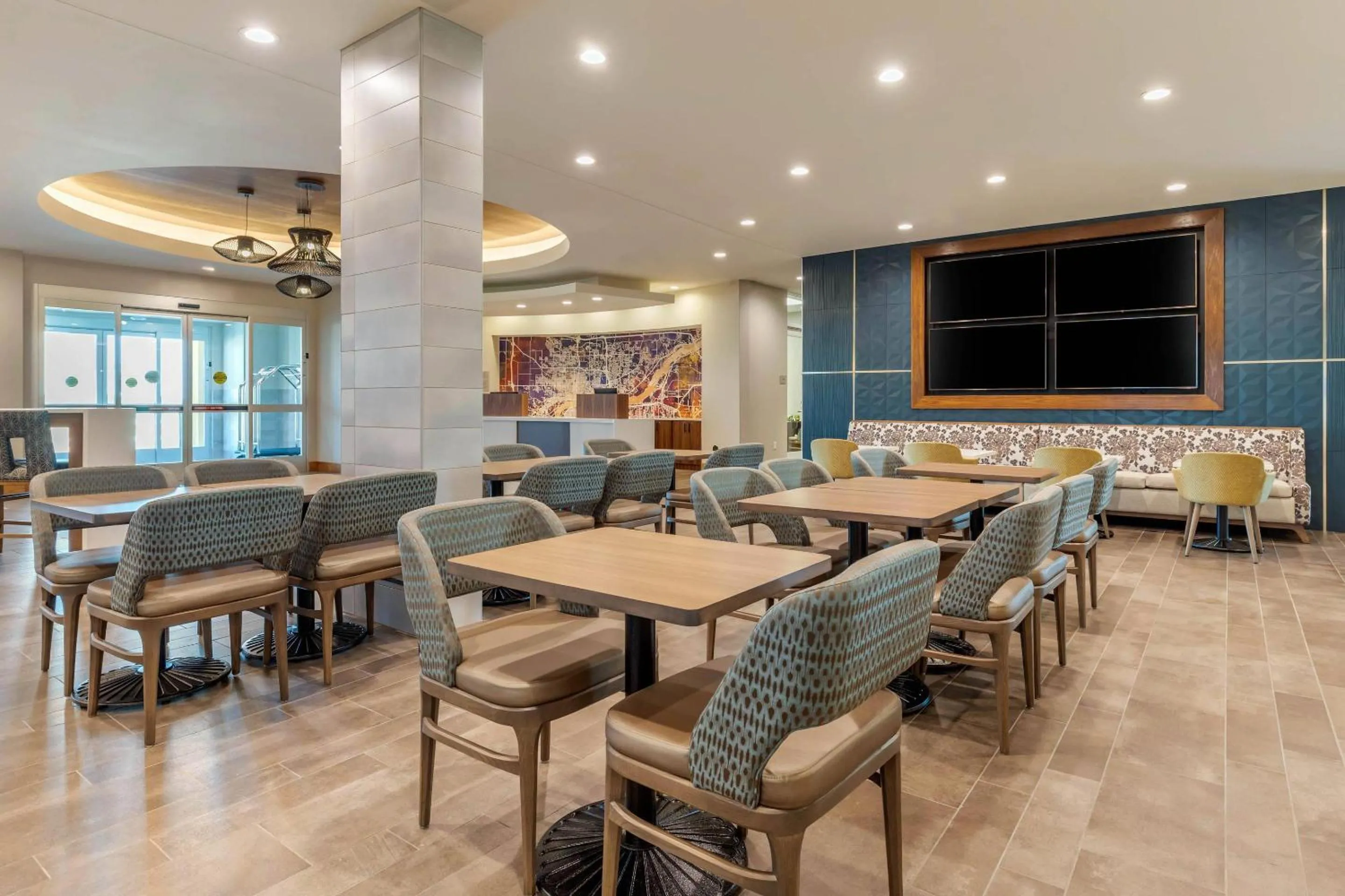 Restaurant/places to eat in Cambria Hotel Davenport Quad Cities