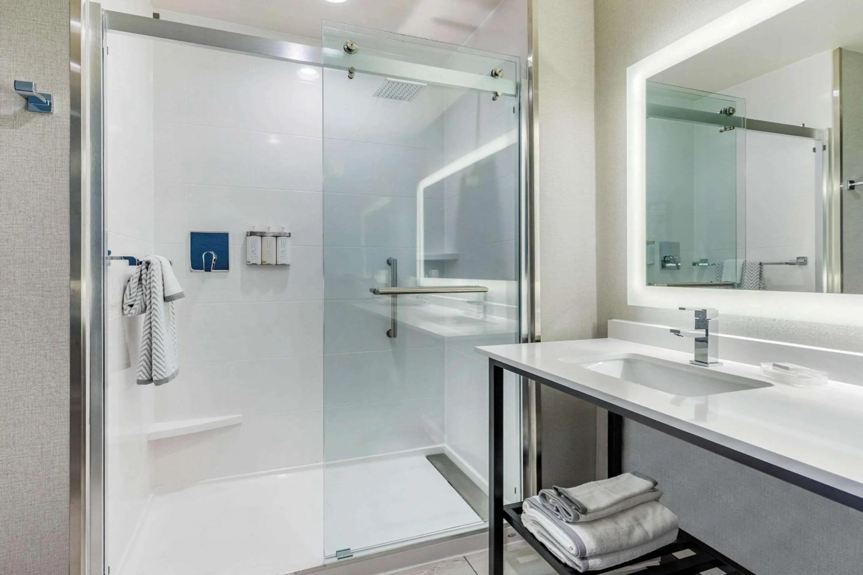 Bedroom in Cambria Hotel Davenport Quad Cities