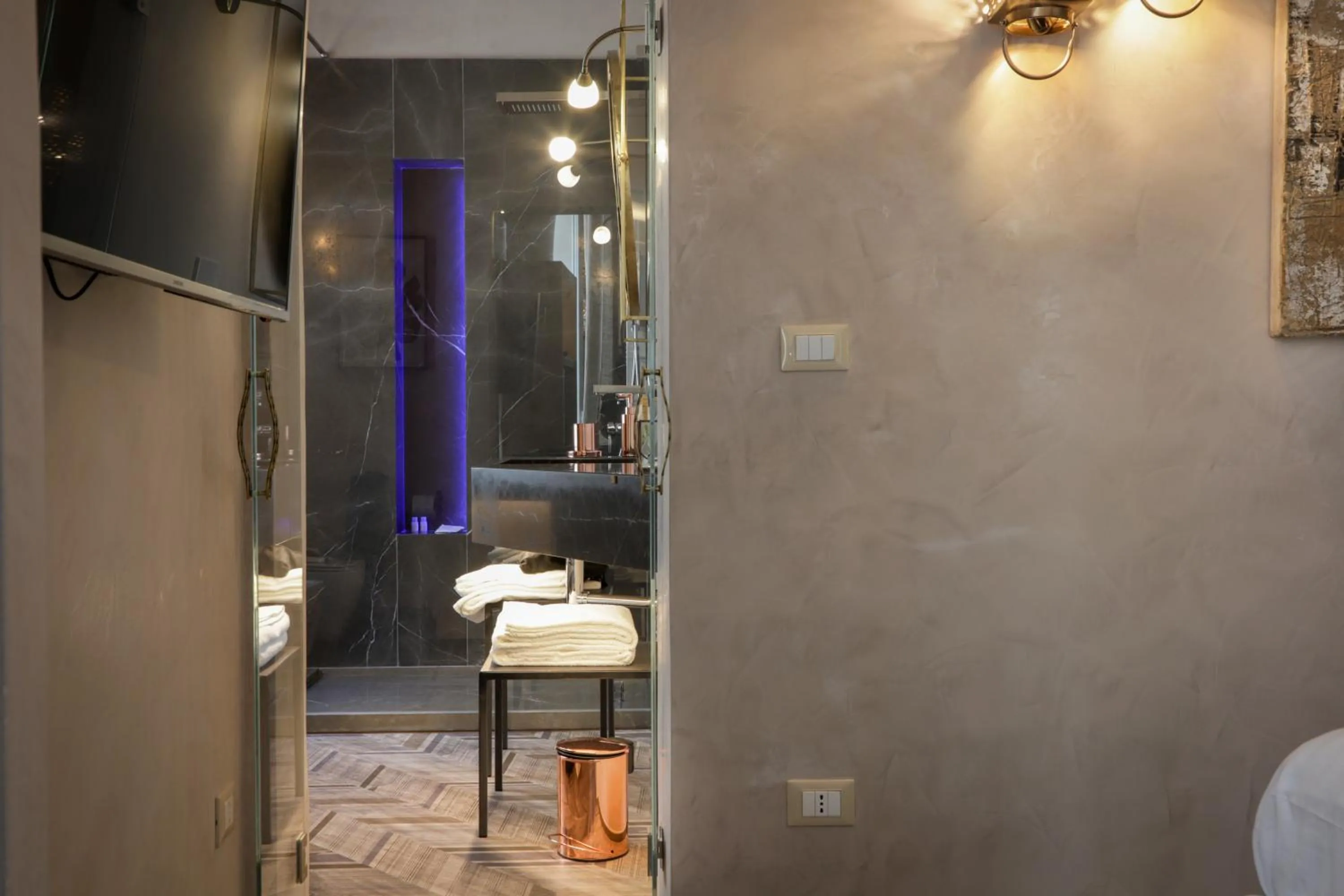 AL CONSOLE LUXURY SUITE