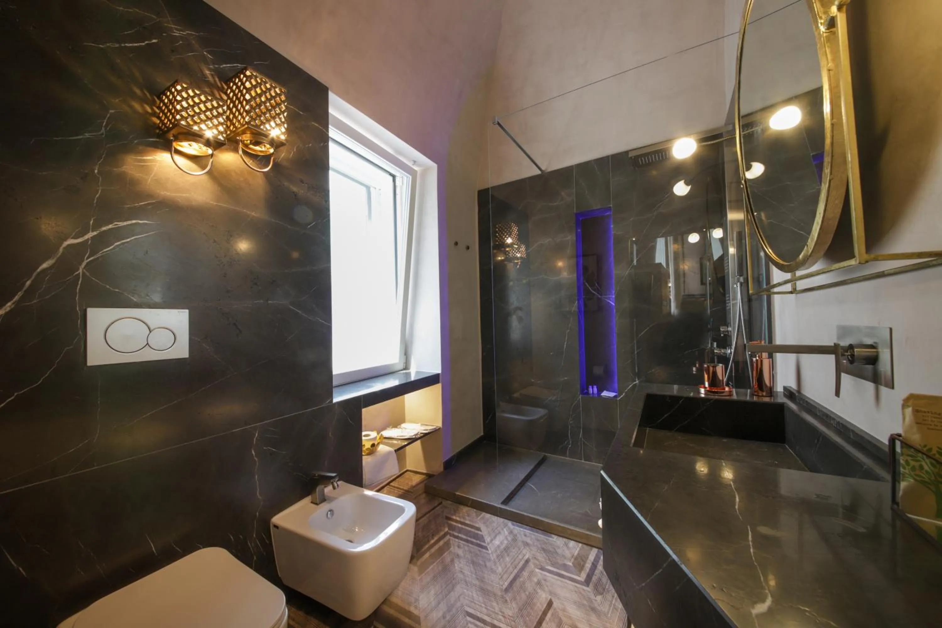 AL CONSOLE LUXURY SUITE