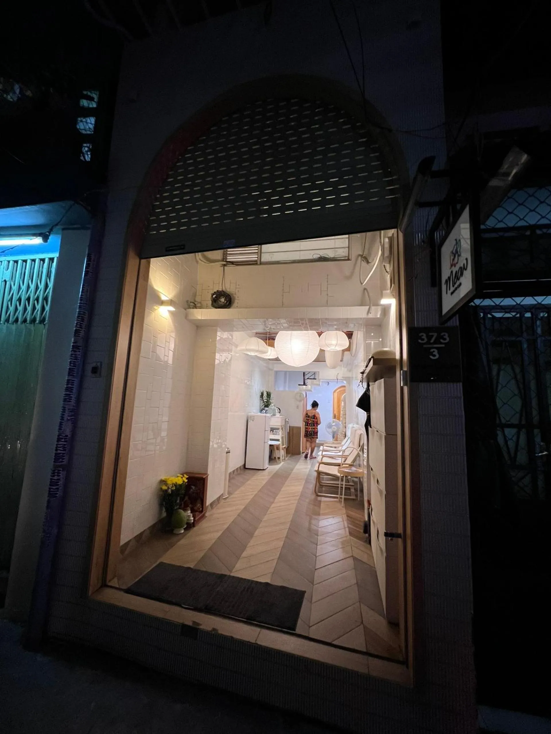 Night in Meow Hotel & Cafe