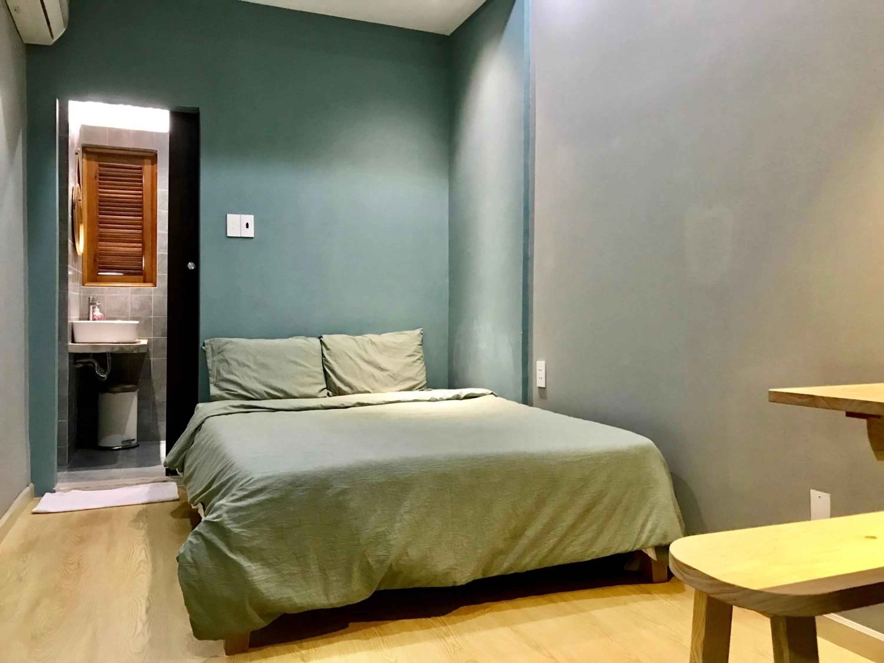 Bed in Meow Hotel & Cafe