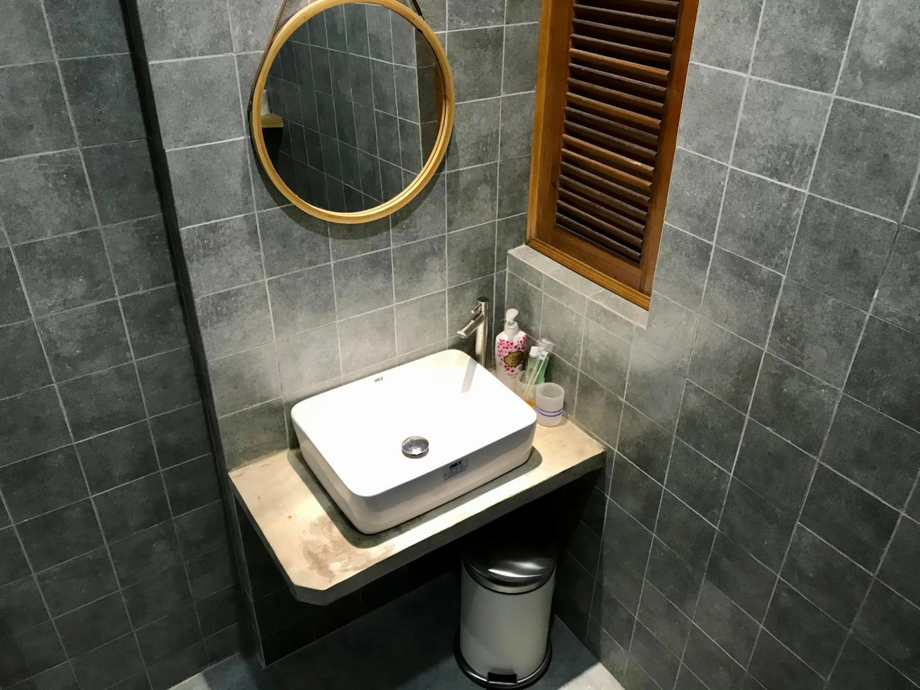 Bathroom in Meow Hotel & Cafe