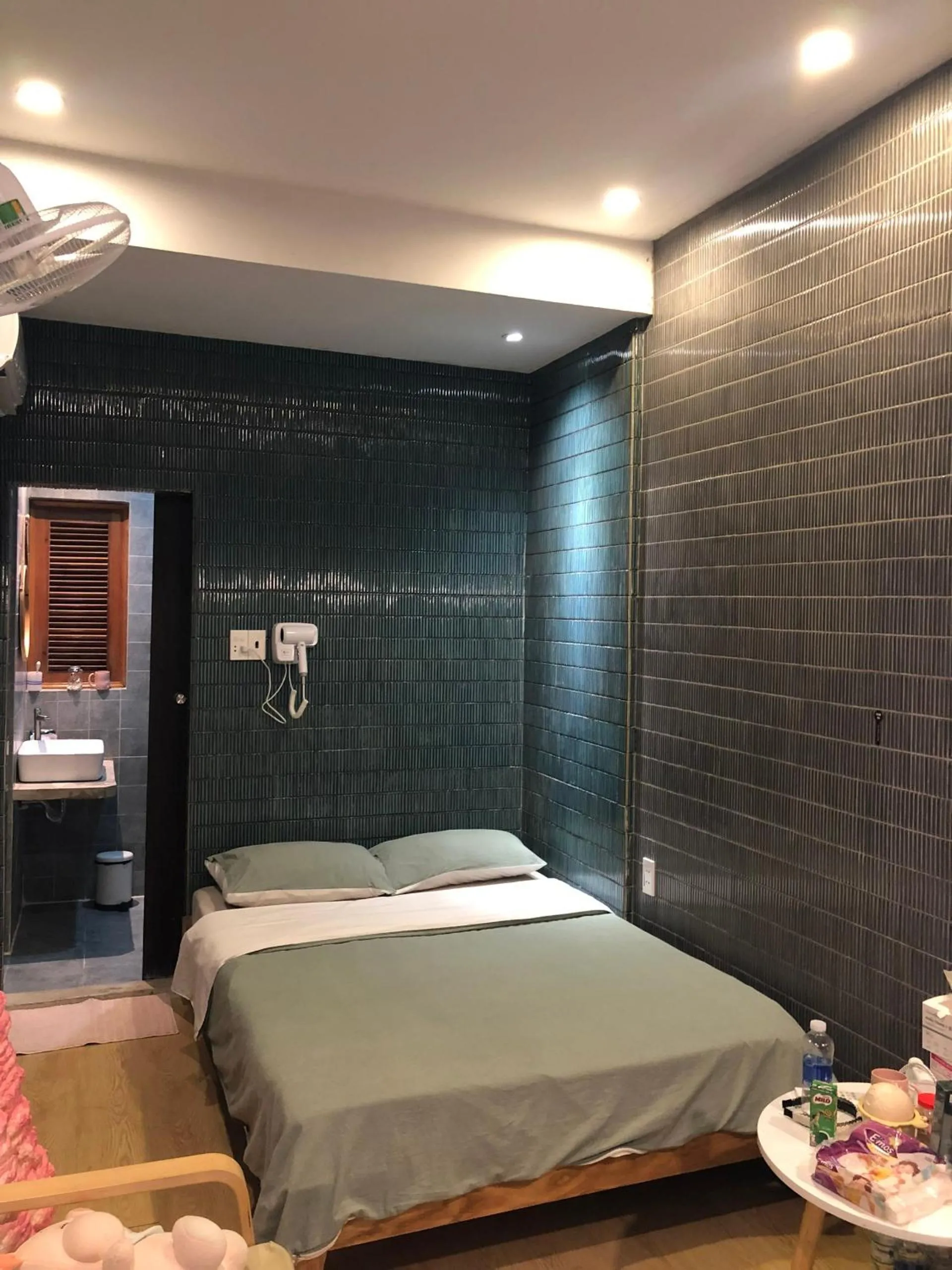Bed in Meow Hotel & Cafe