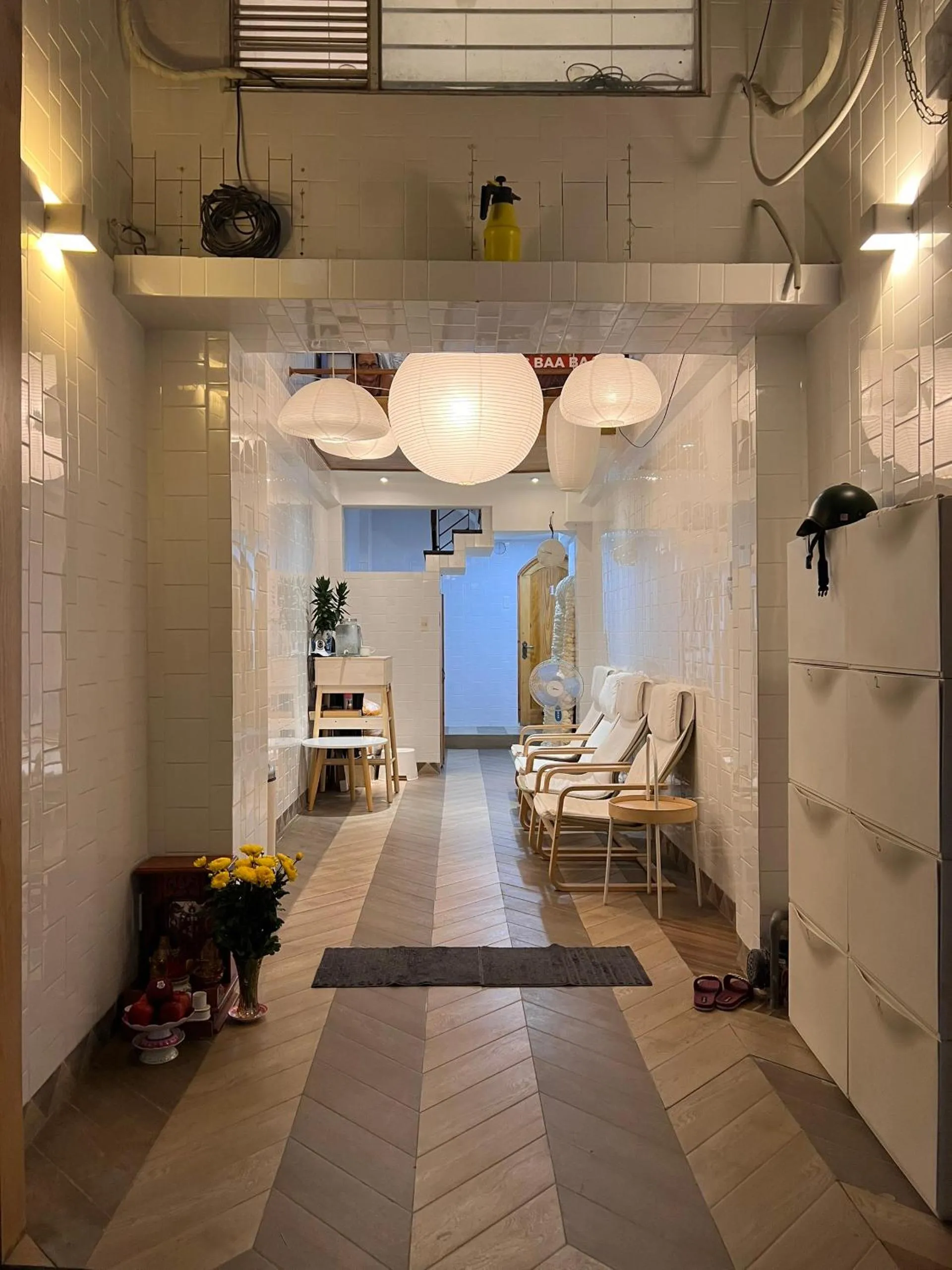 Seating area in Meow Hotel & Cafe