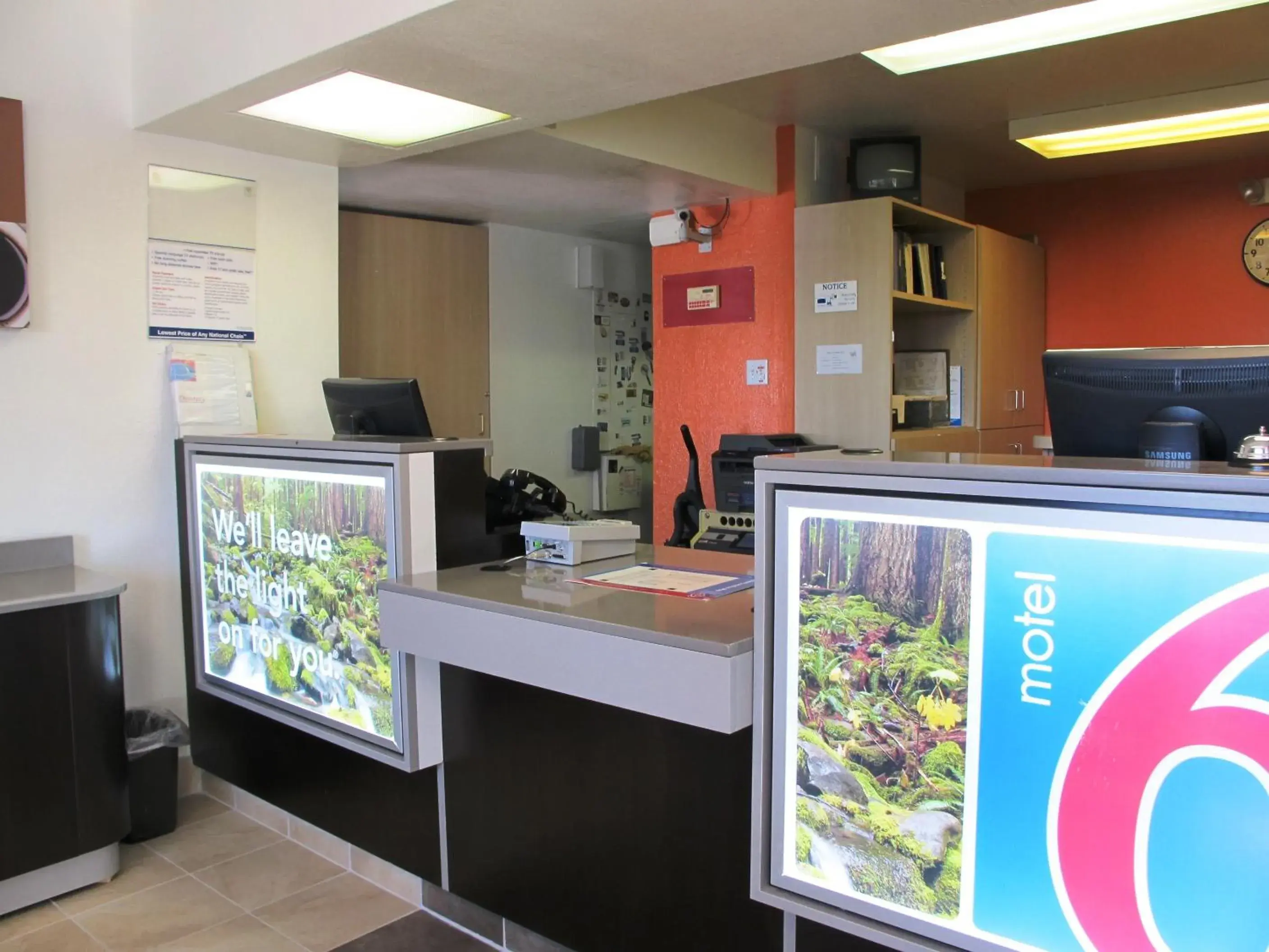 Lobby or reception in Motel 6 Ontario, OR Lobby or reception in Motel 6 Ontario, OR