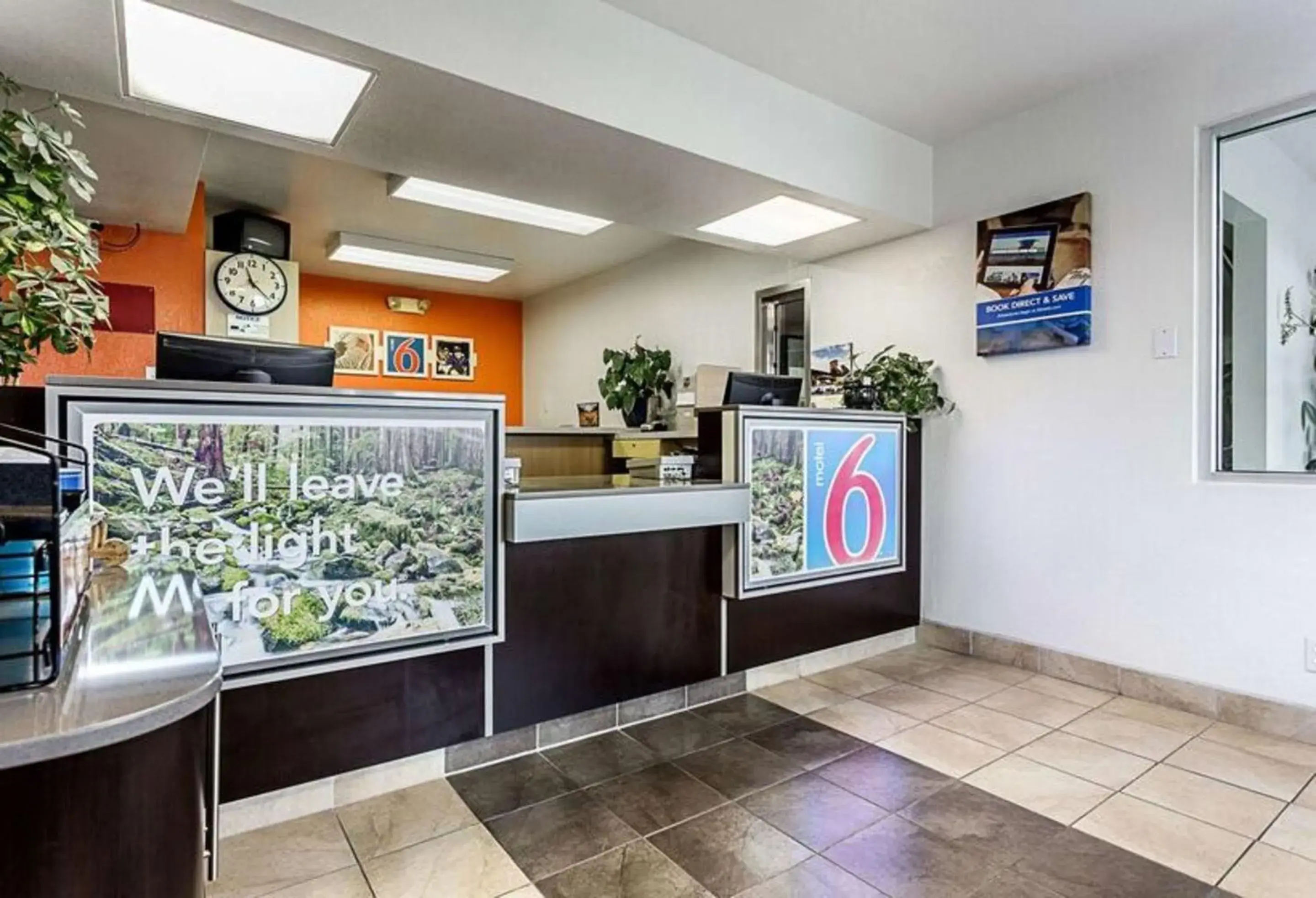 Lobby or reception in Motel 6 Ontario, OR Lobby or reception in Motel 6 Ontario, OR