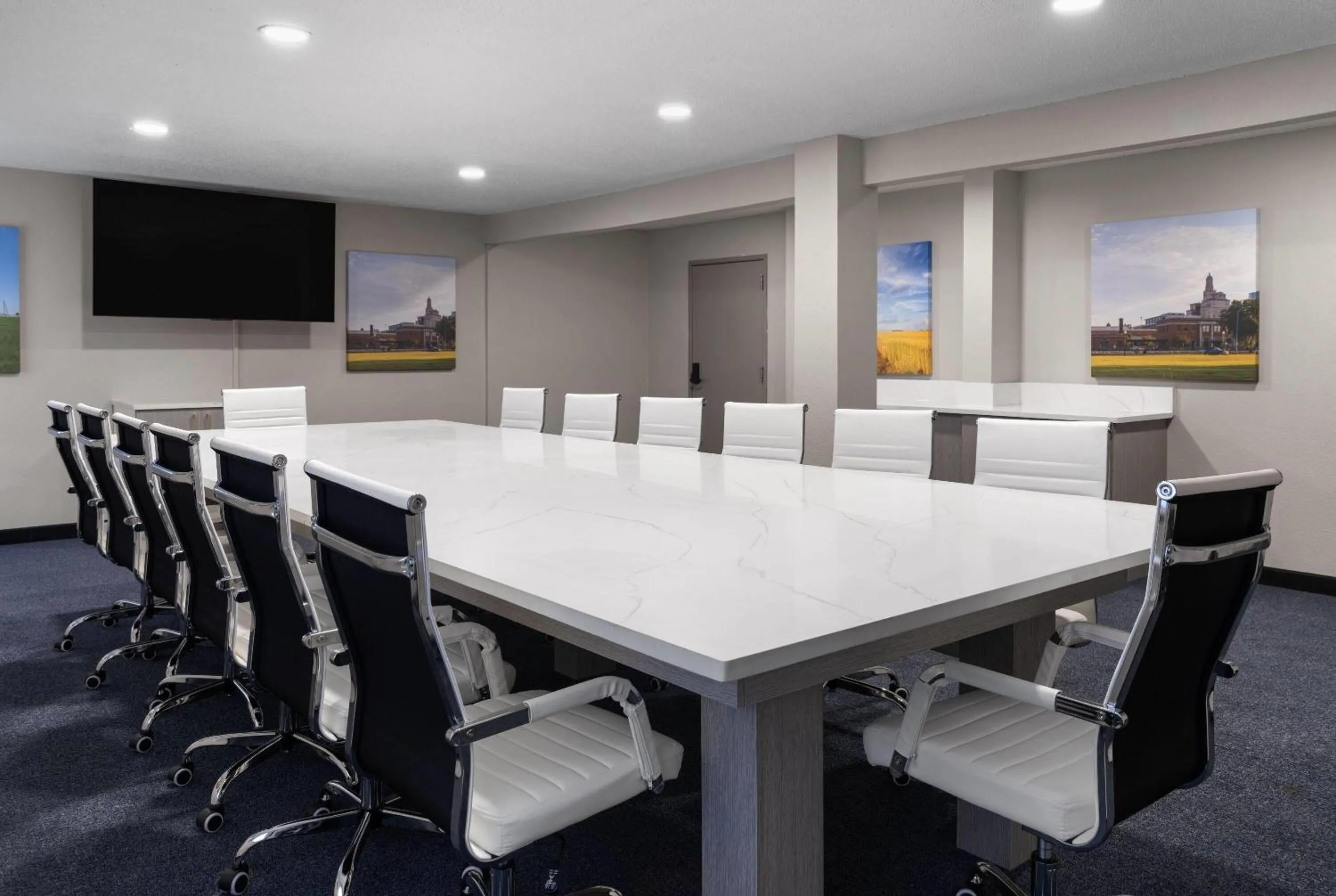 Meeting/conference room in Baymont by Wyndham Davenport