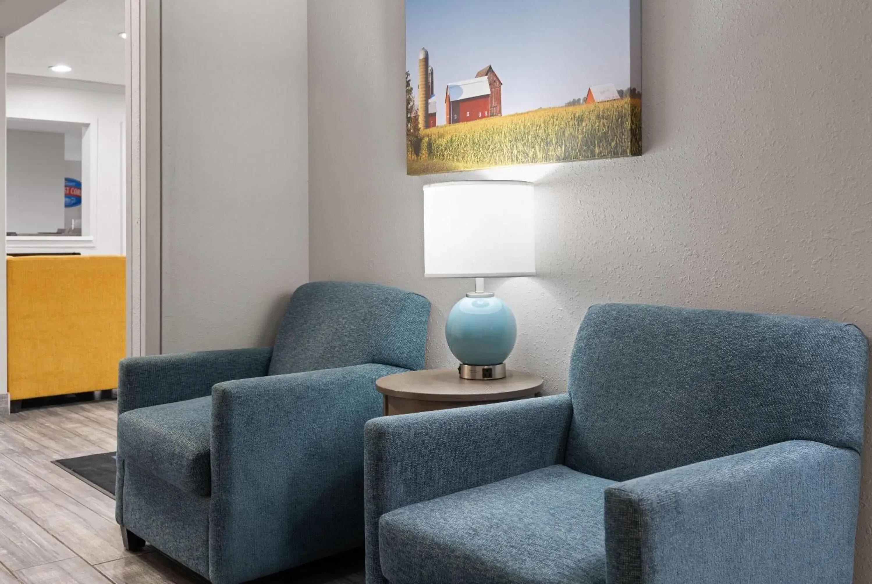 Lobby or reception in Baymont by Wyndham Davenport Lobby or reception in Baymont by Wyndham Davenport