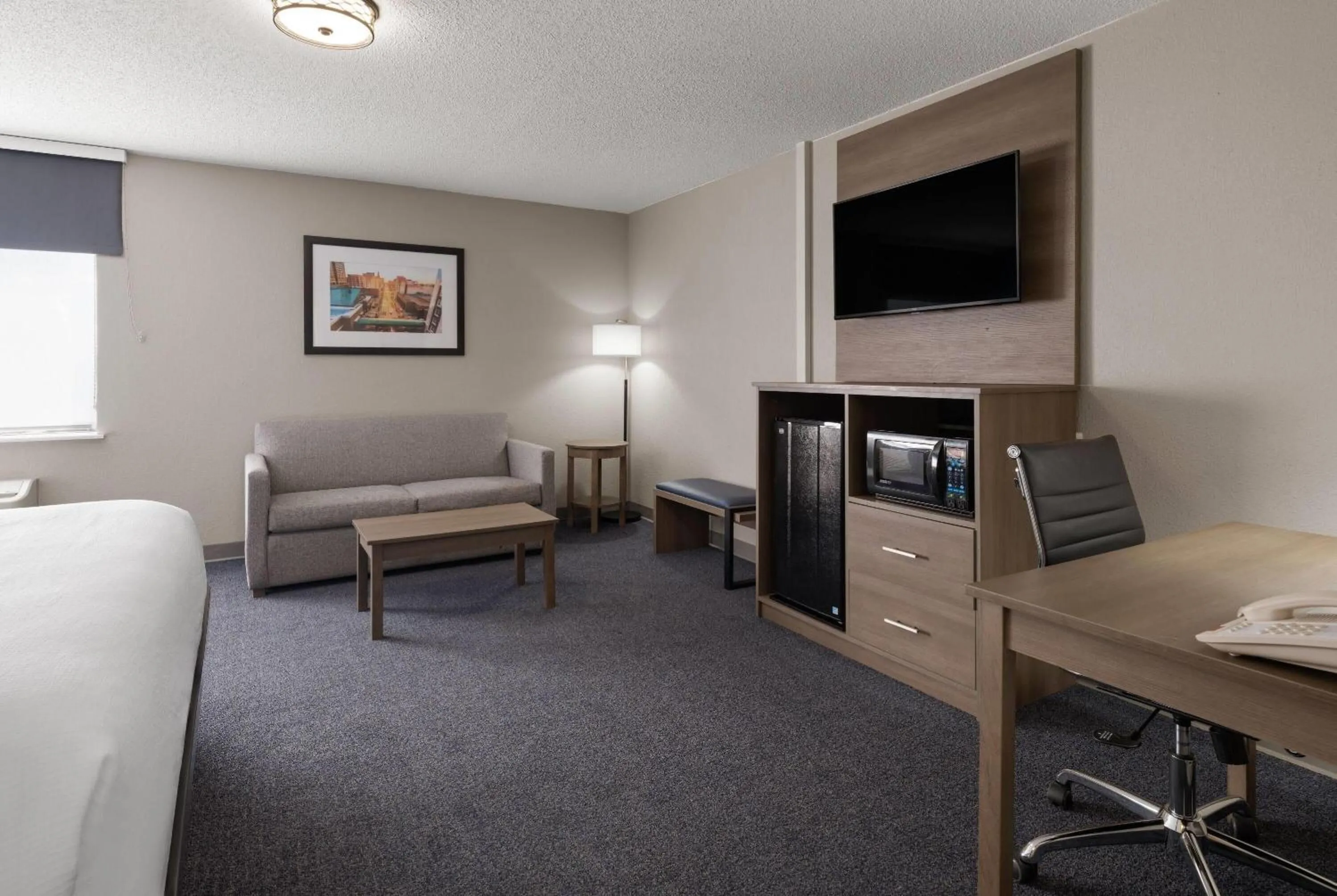 Photo of the whole room, Bed in Baymont by Wyndham Davenport