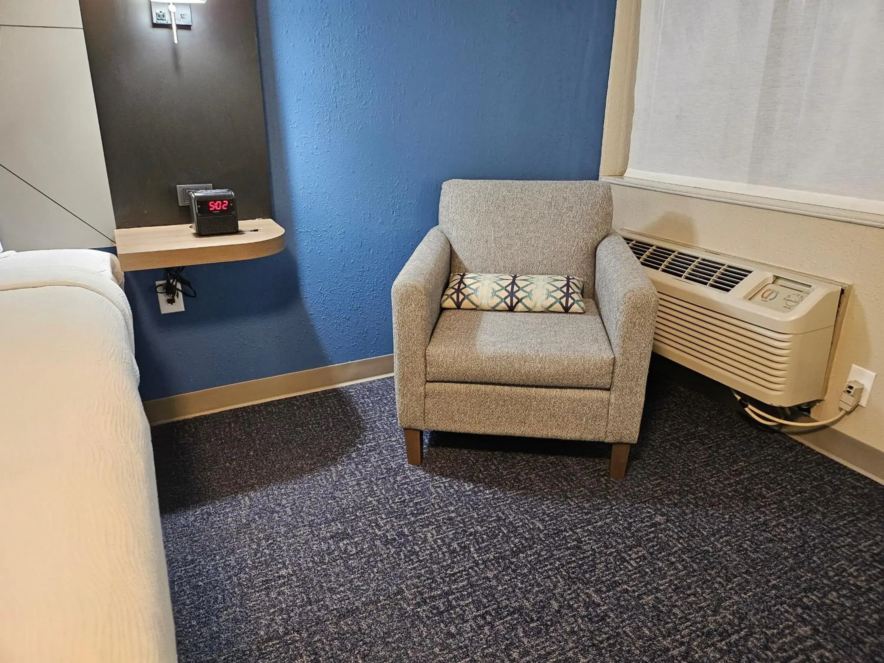 King Room - Non-Smoking in Baymont by Wyndham Davenport King Room - Non-Smoking in Baymont by Wyndham Davenport