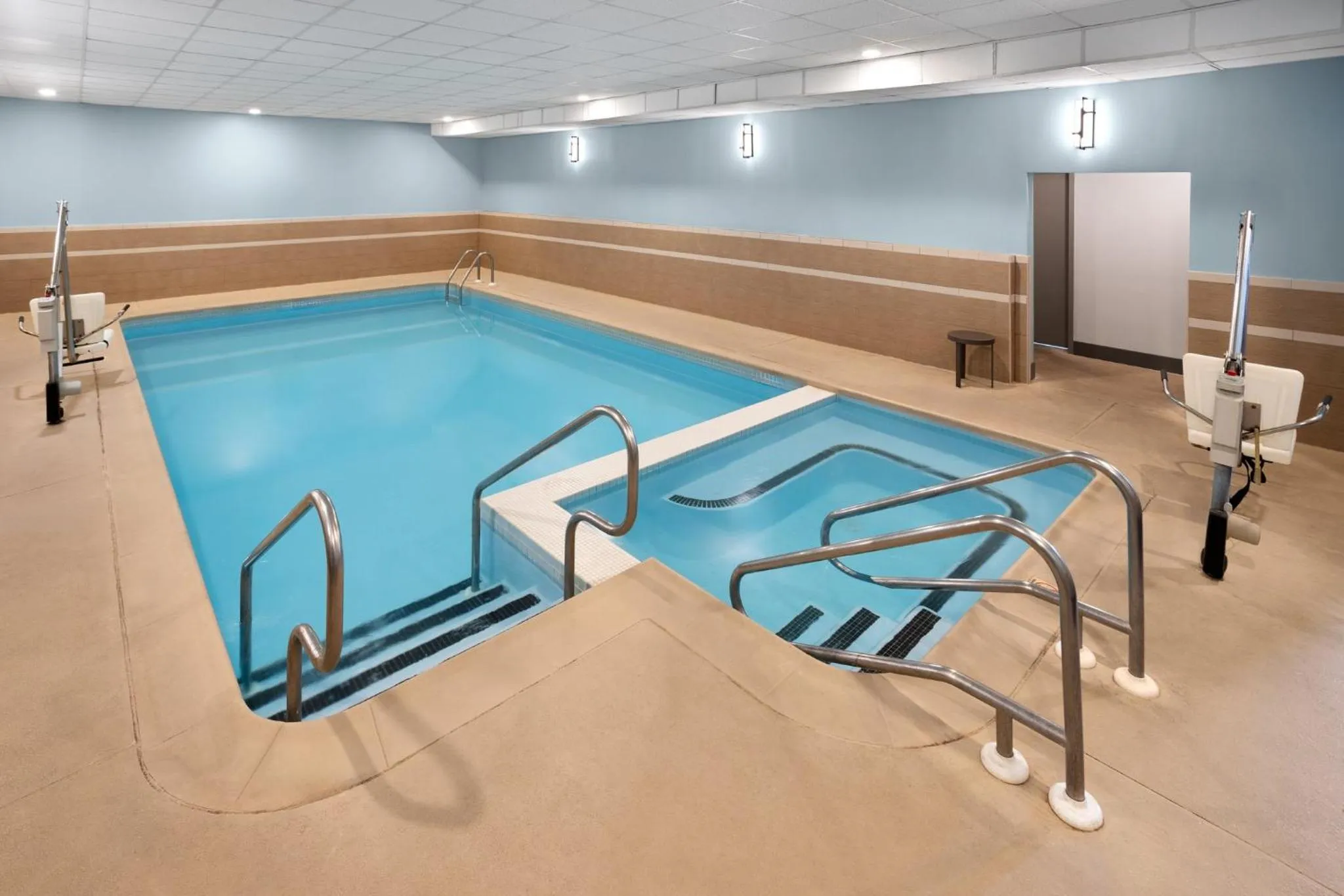 Swimming pool in Holiday Inn Express & Suites Wyomissing by IHG