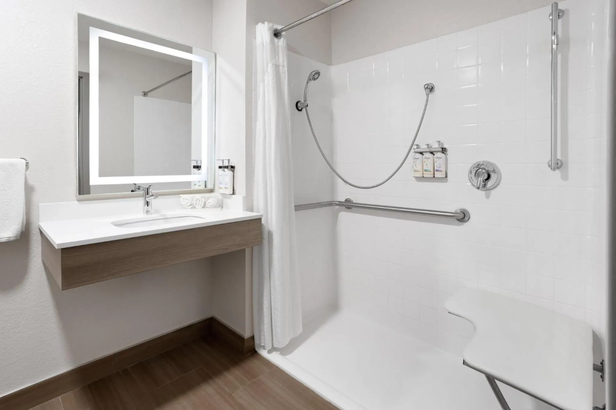 Photo of the whole room in Holiday Inn Express & Suites Wyomissing by IHG