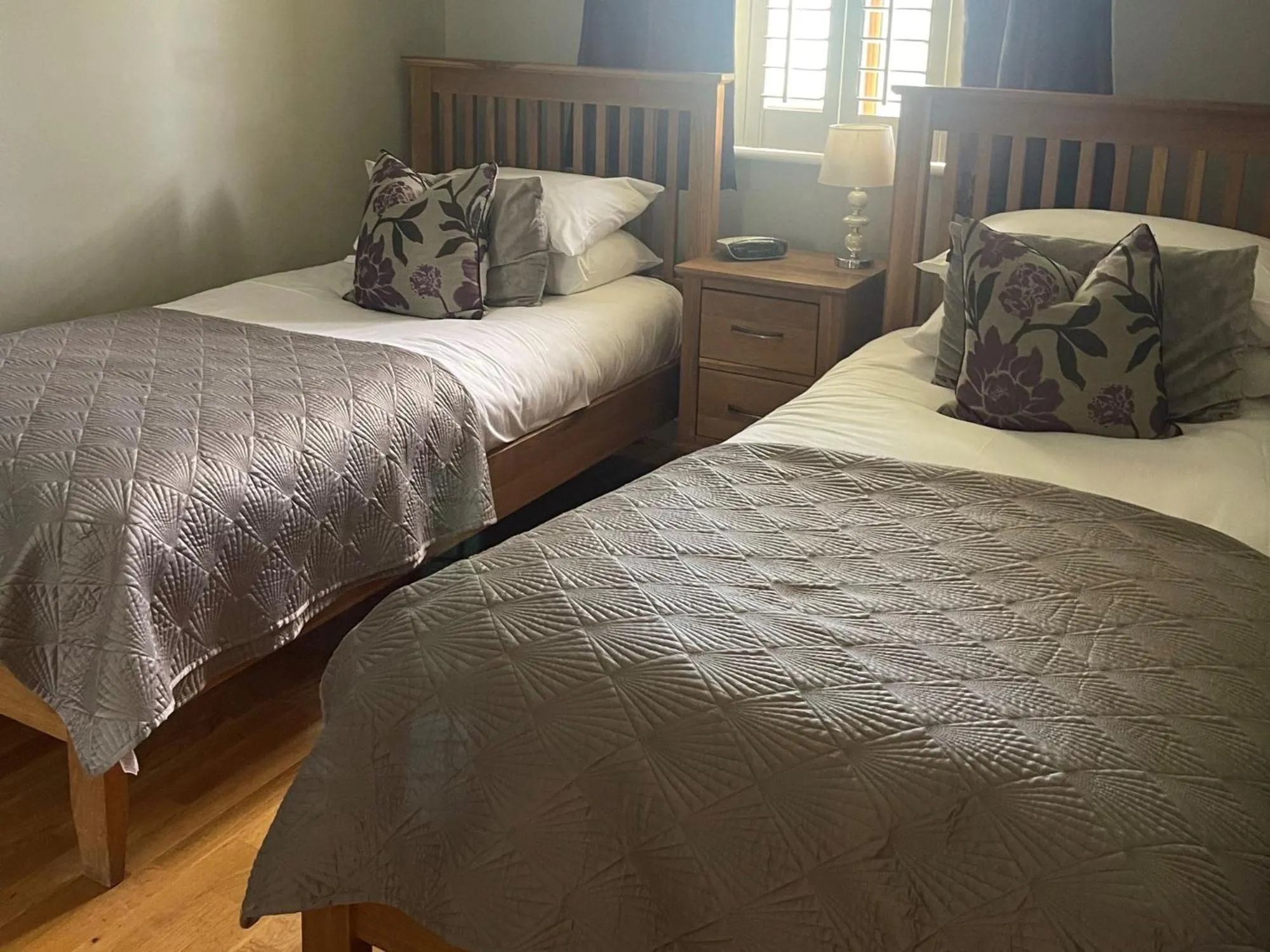 Bed in Kingfisher Lodge, South View Lodges, Exeter