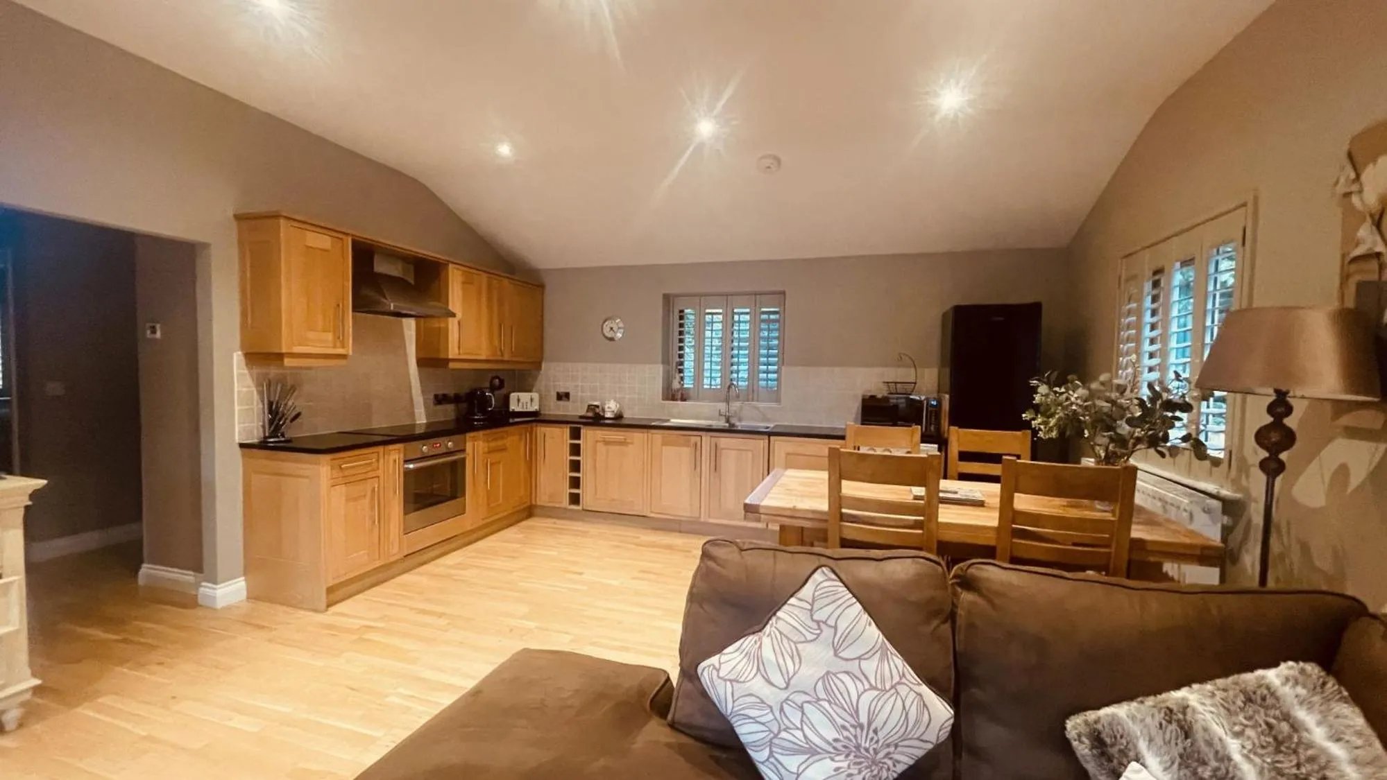 Kitchen or kitchenette in Kingfisher Lodge, South View Lodges, Exeter