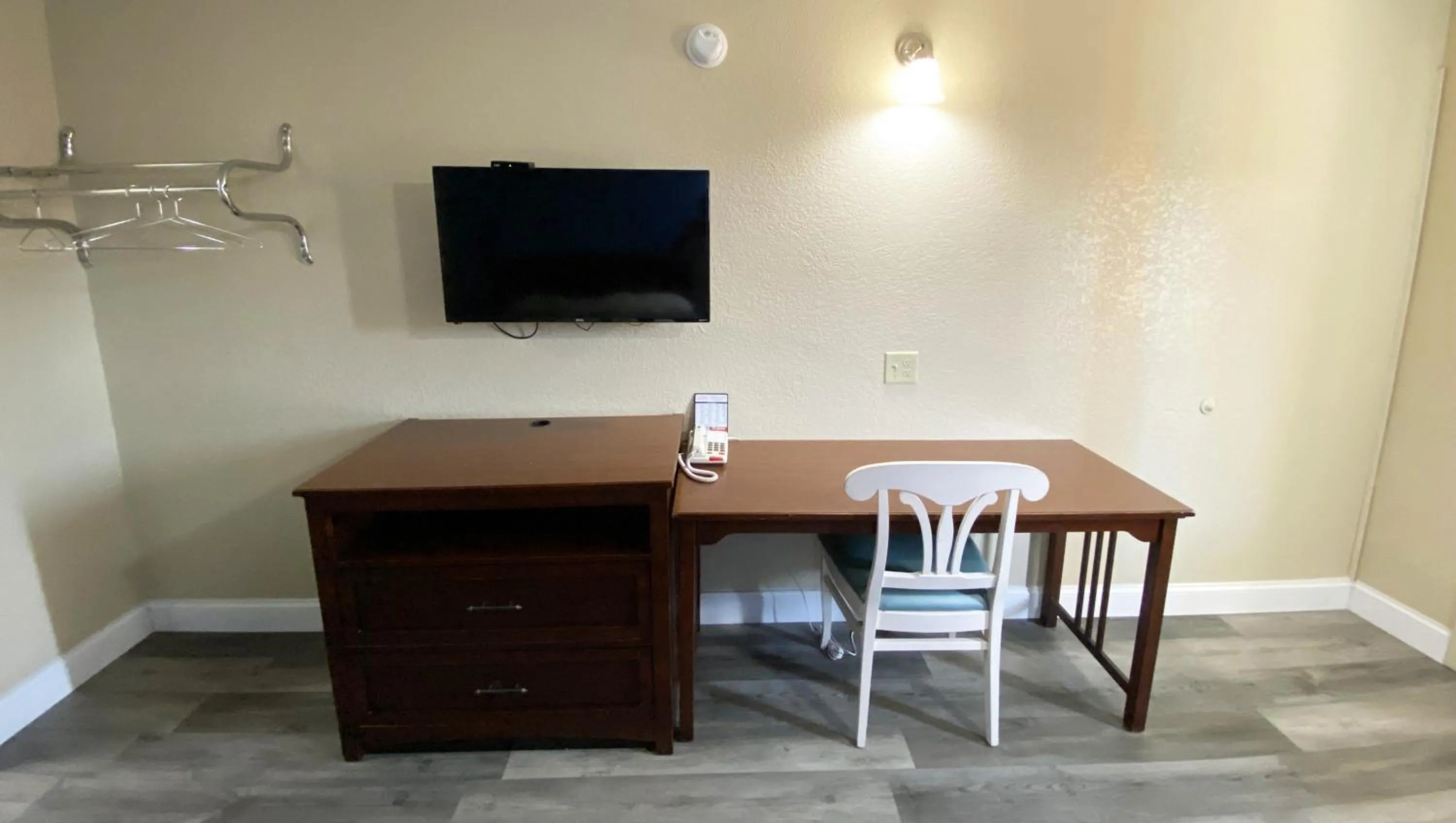 Bedroom in Express Inn Newport News