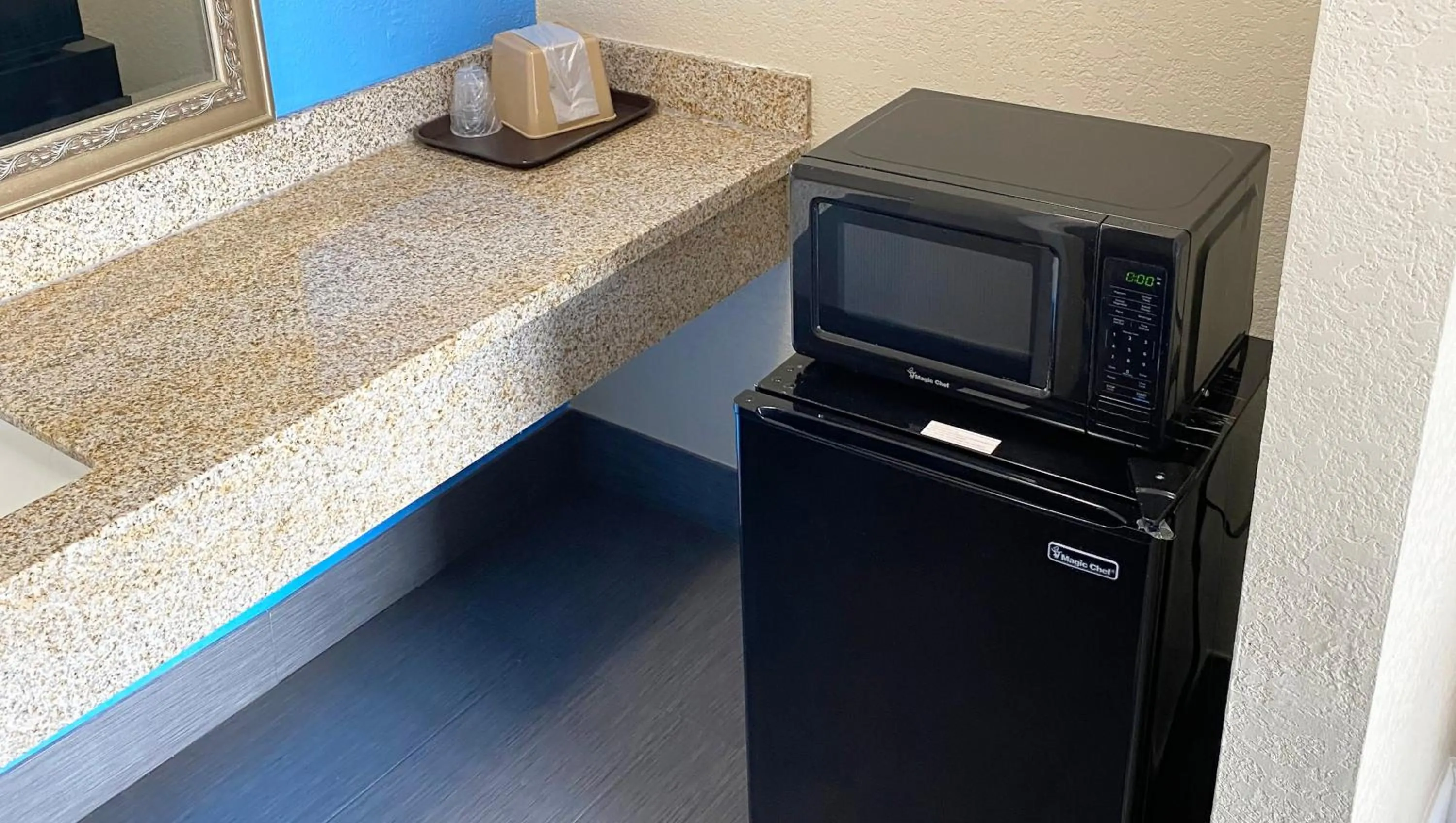 Bedroom in Express Inn Newport News