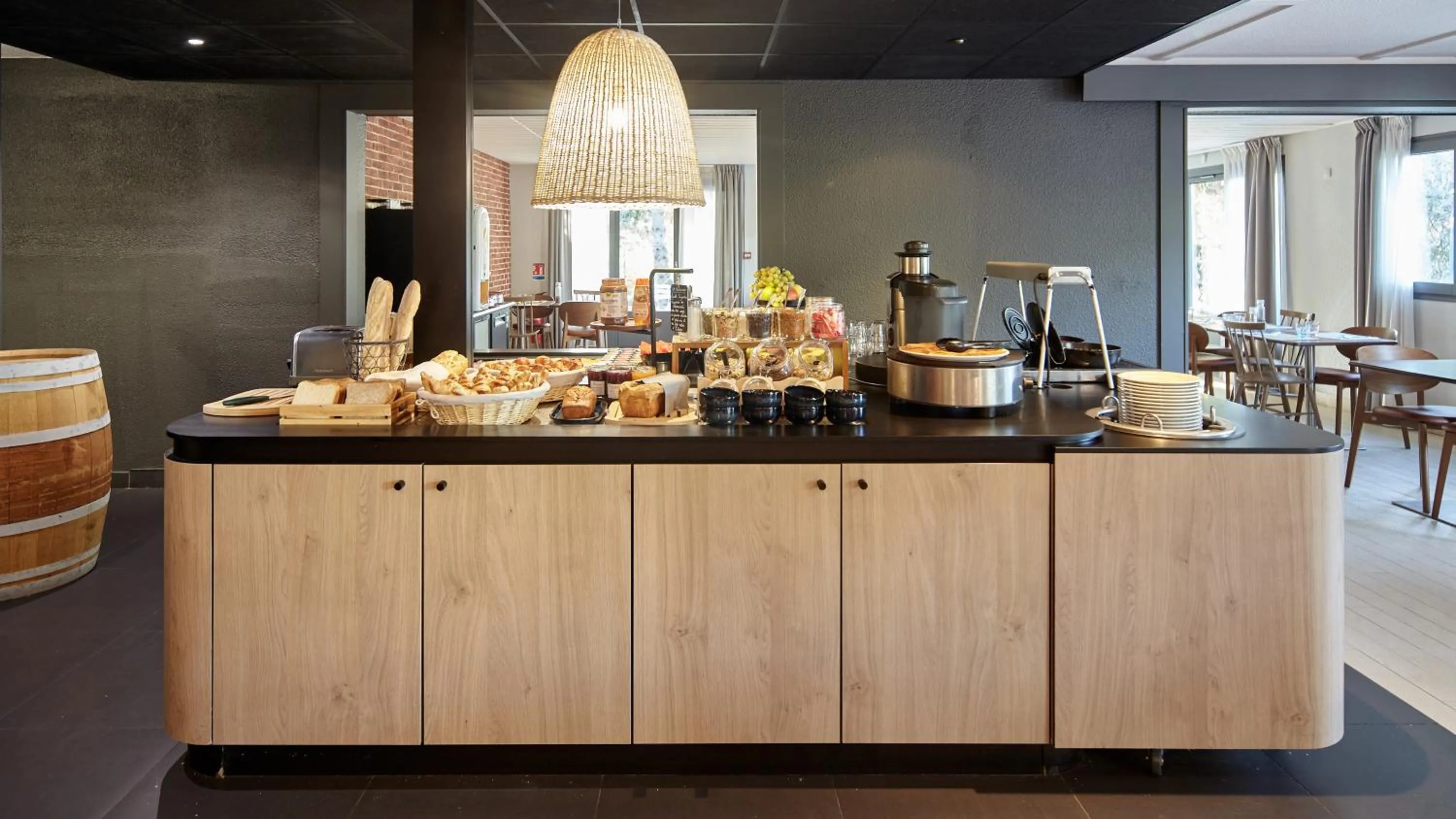 Buffet breakfast in Campanile NATURE - Cergy Pontoise