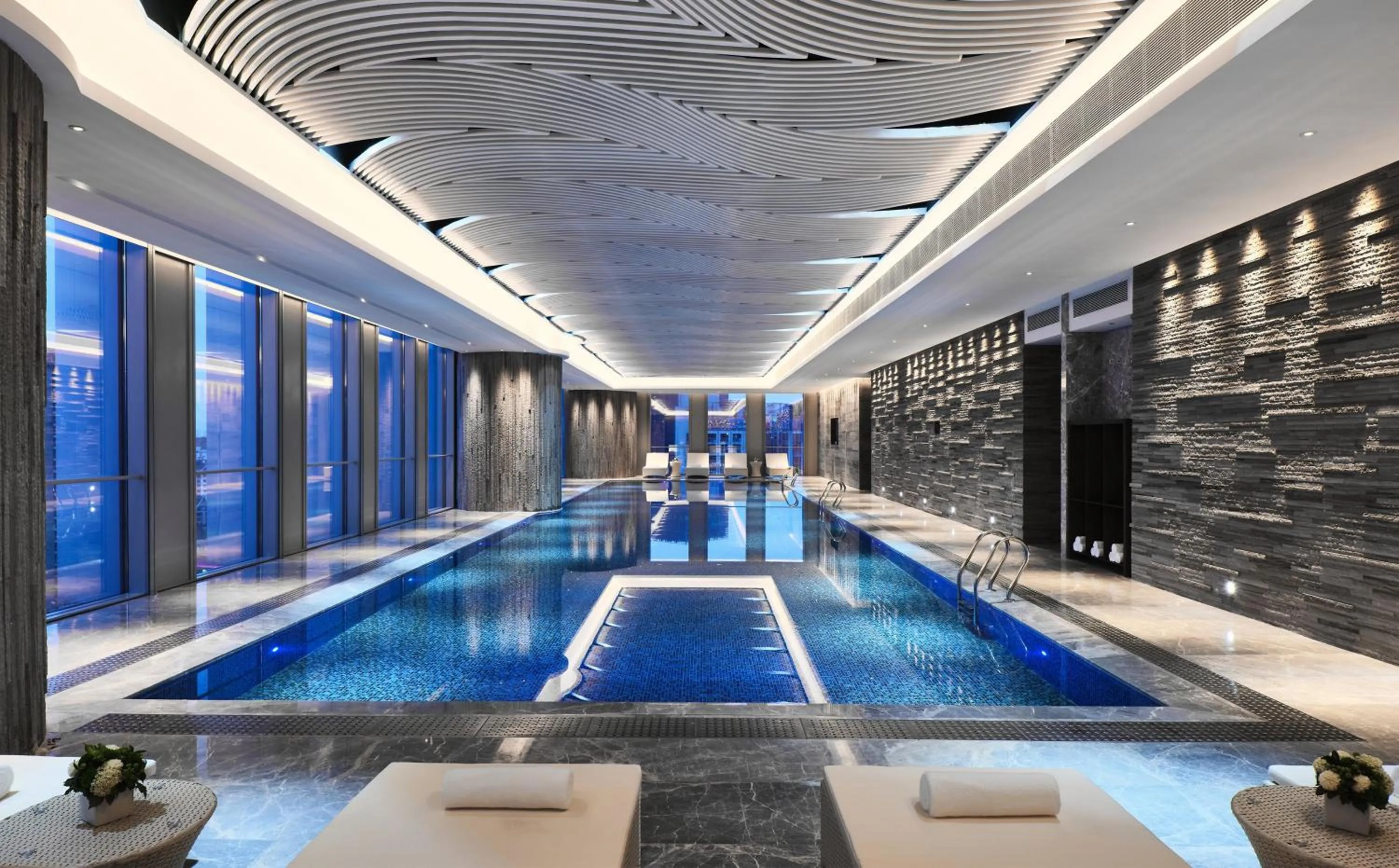 Swimming pool in Crowne Plaza Nanning City Center by IHG