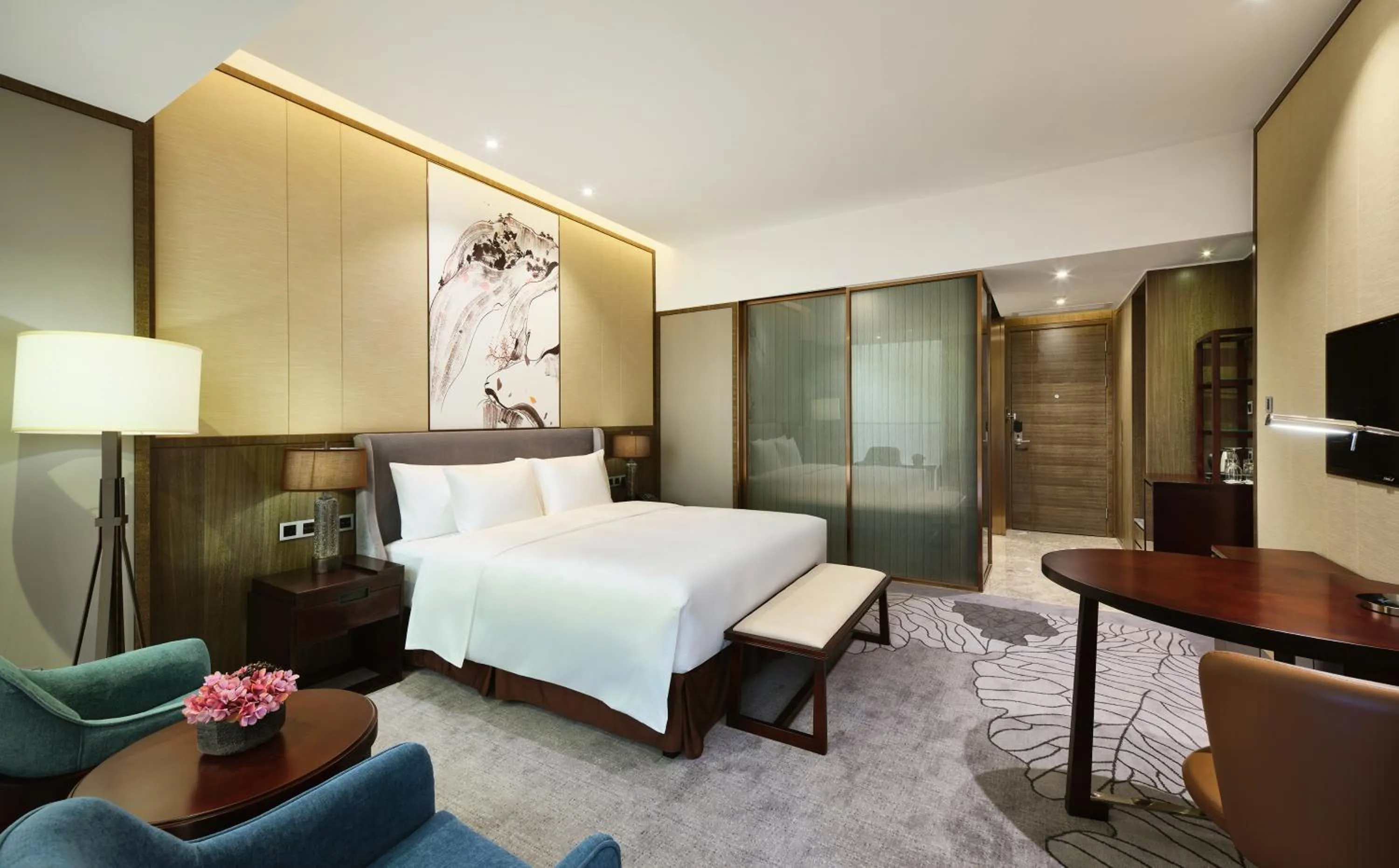 Bedroom, Bed in Crowne Plaza Nanning City Center by IHG