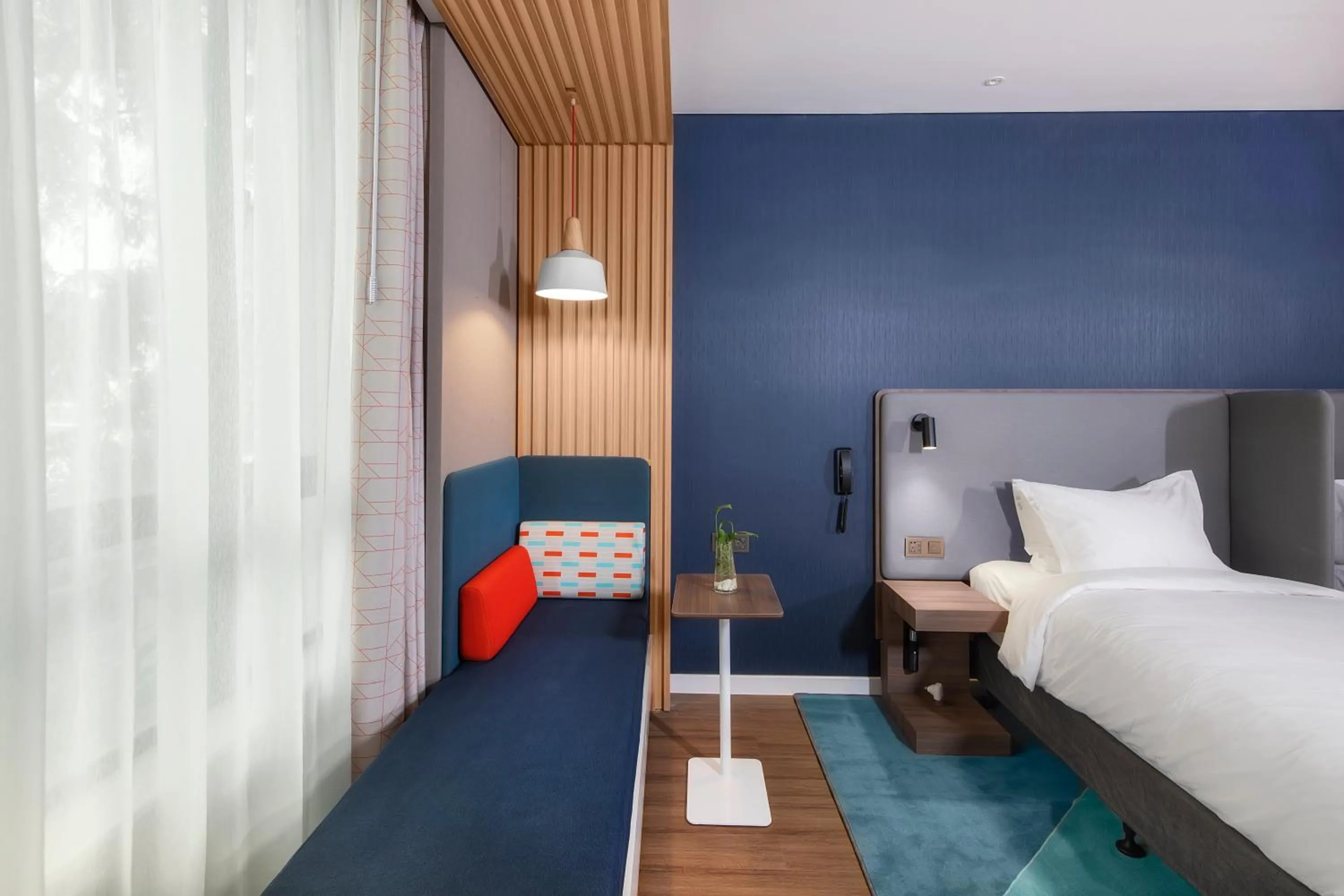 Photo of the whole room, Bed in Holiday Inn Express Shanghai Chongming by IHG