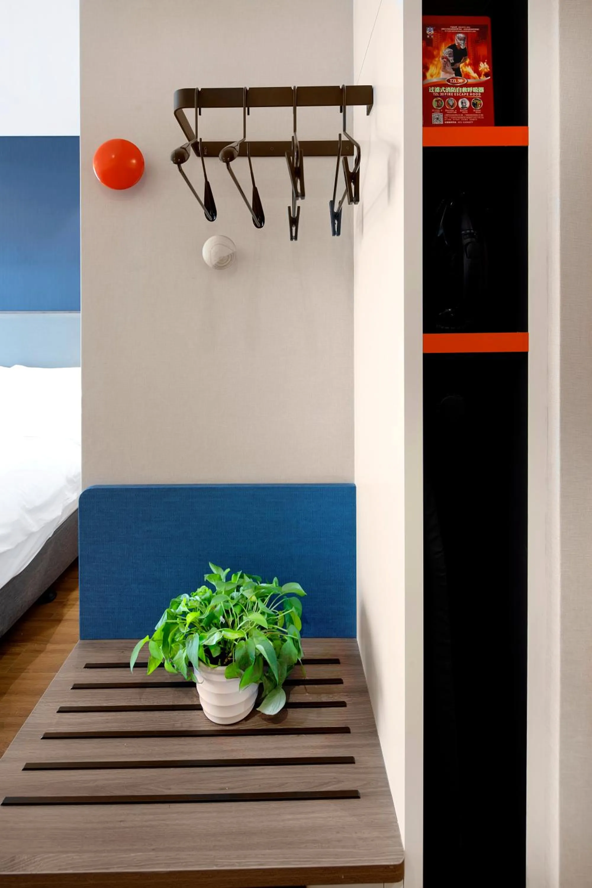 Photo of the whole room, Bed in Holiday Inn Express Shanghai Chongming by IHG