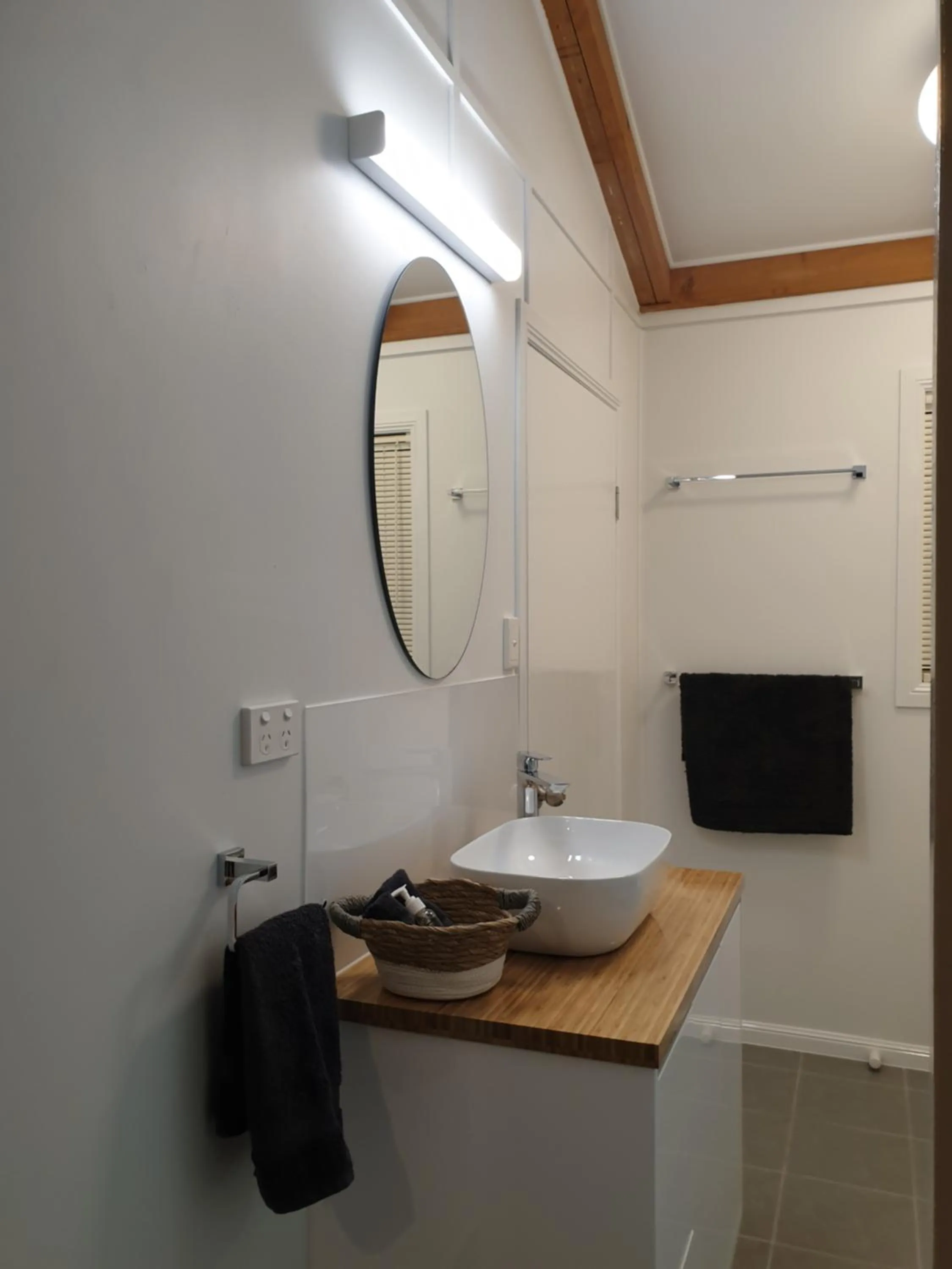 Shower in R & R On The Ravine