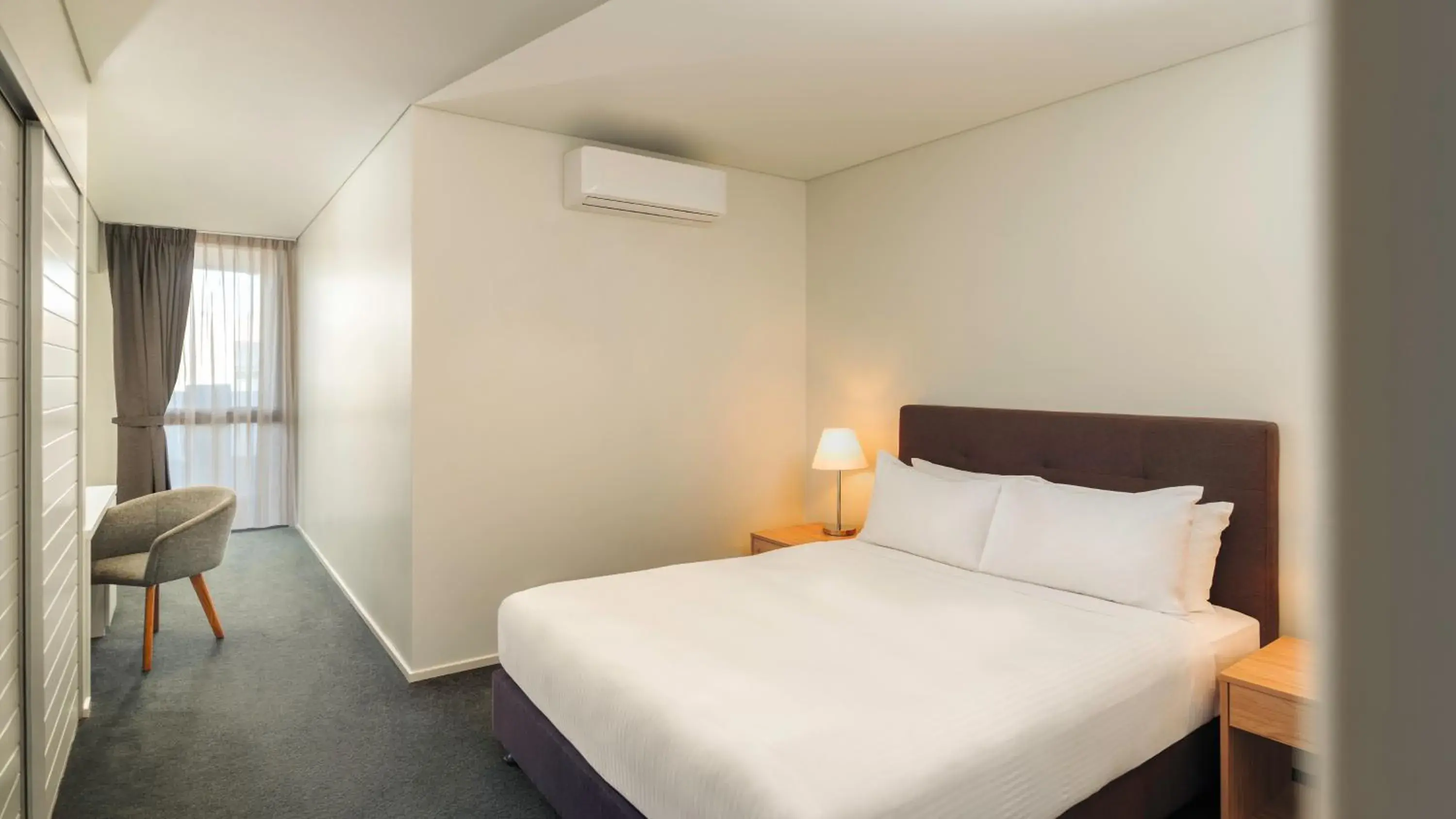 Property building, Bed in Crowne Plaza Residences Port Moresby by IHG Property building, Bed in Crowne Plaza Residences Port Moresby by IHG