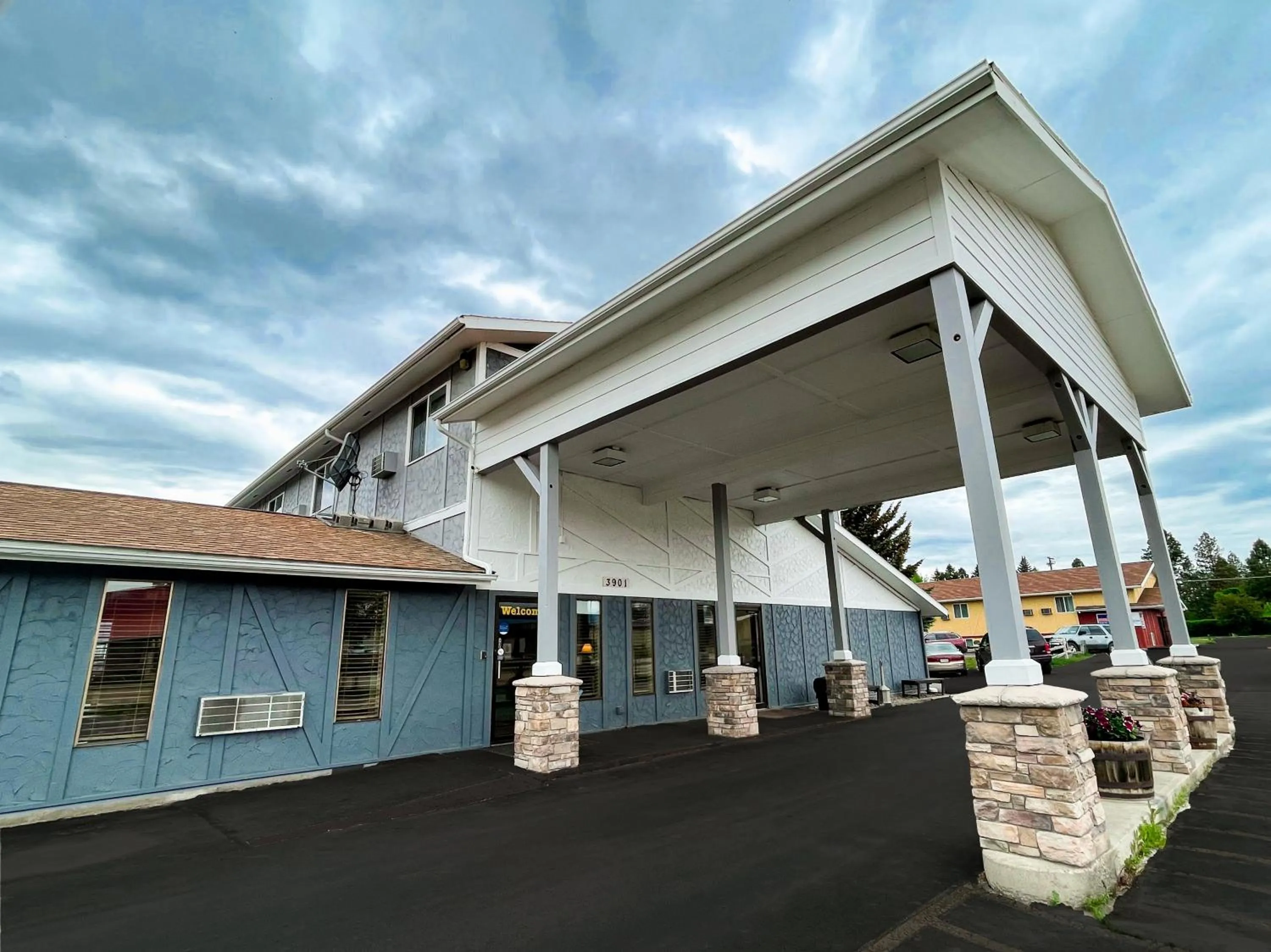 Property building in Super 8 by Wyndham Missoula/Brooks Street