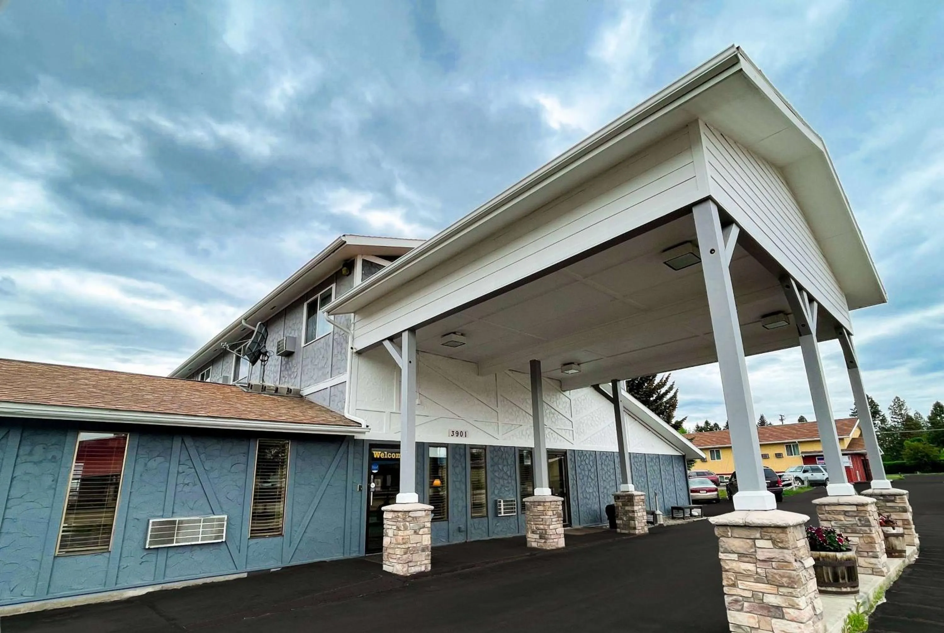 Property building in Super 8 by Wyndham Missoula/Brooks Street