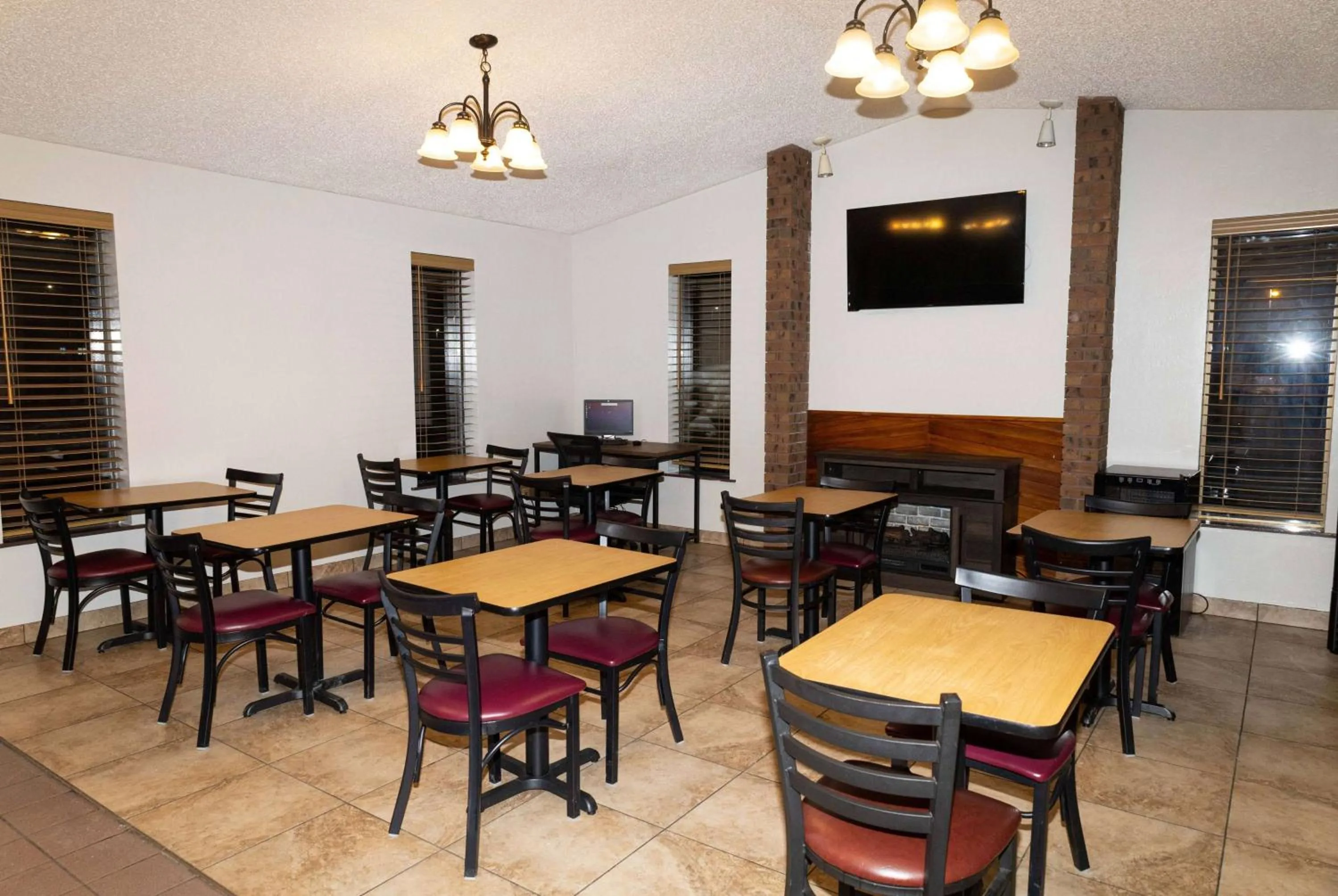 Breakfast in Super 8 by Wyndham Missoula/Brooks Street