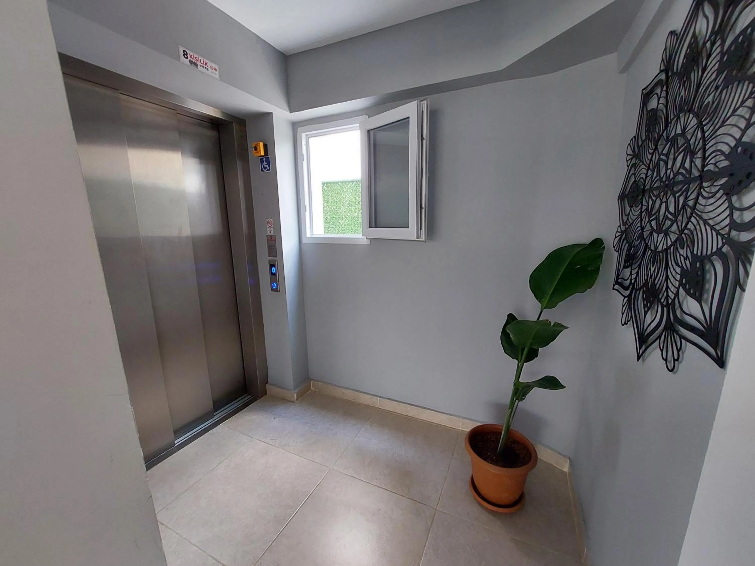 elevator in Karden Otel