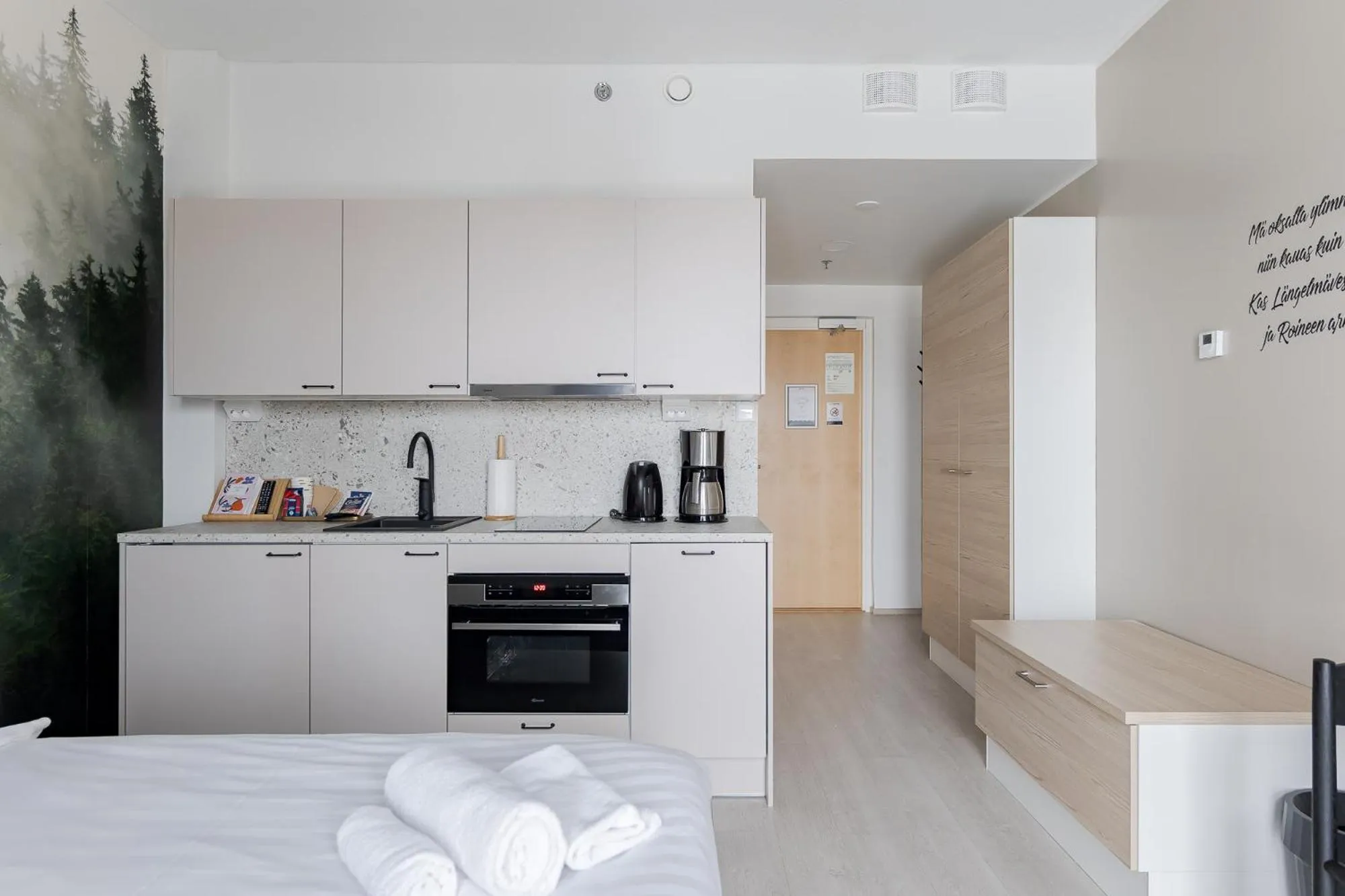 Bed in Hotelli Kuohu Kangasala - Hotel and Apartments by UHANDA