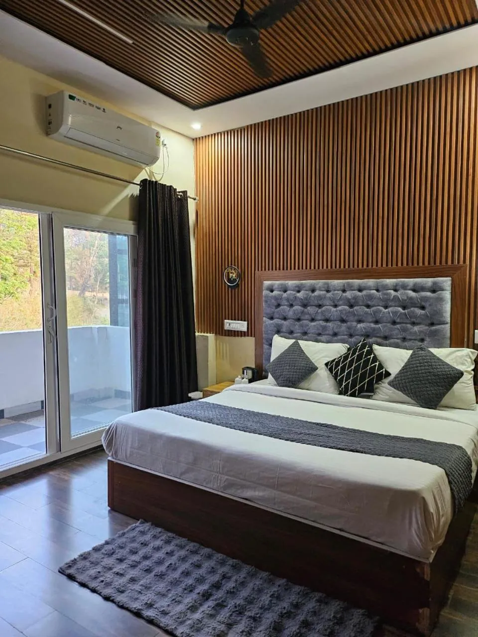 Sunny Pines Resort