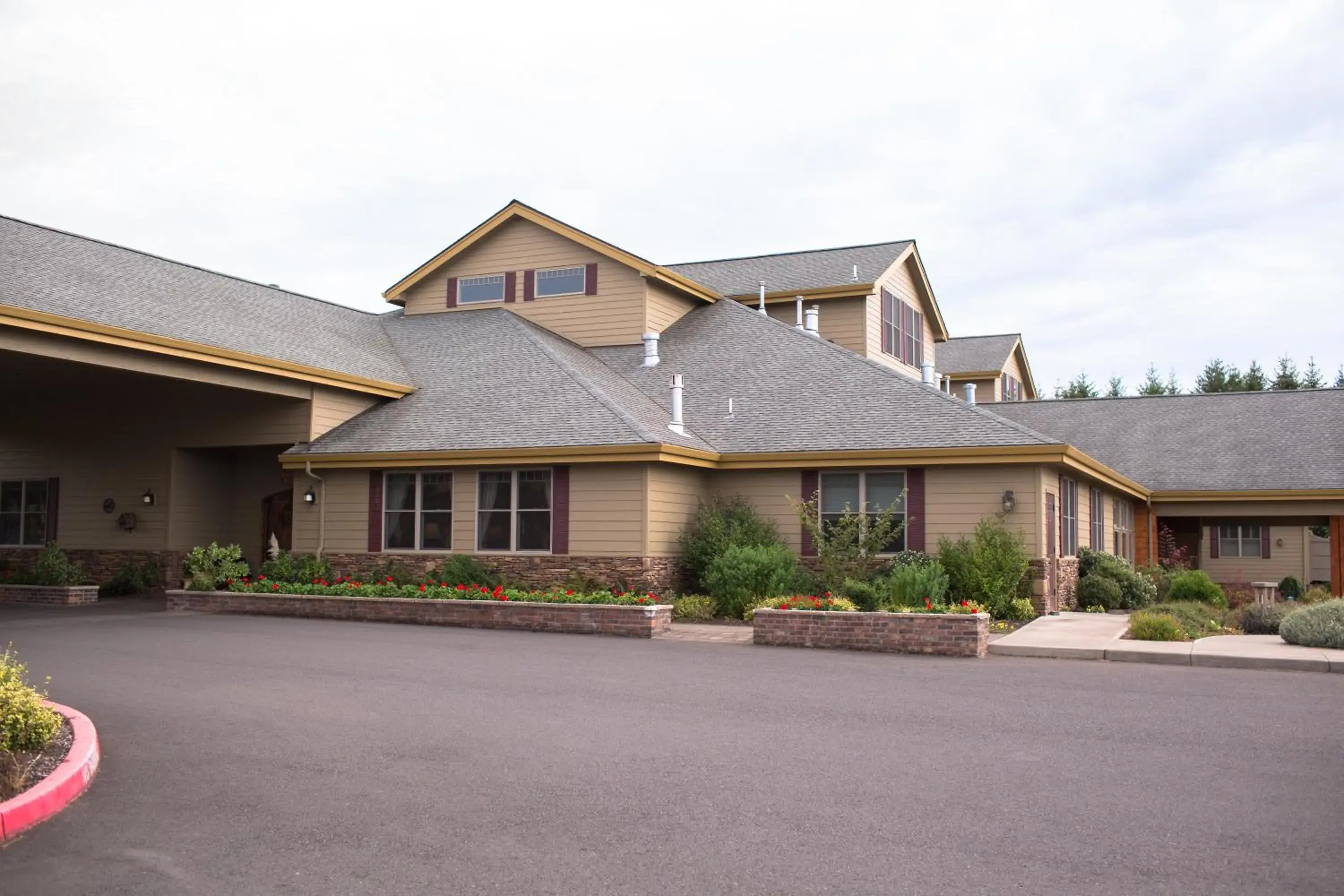 Facade/entrance in Oregon Garden Resort Facade/entrance in Oregon Garden Resort