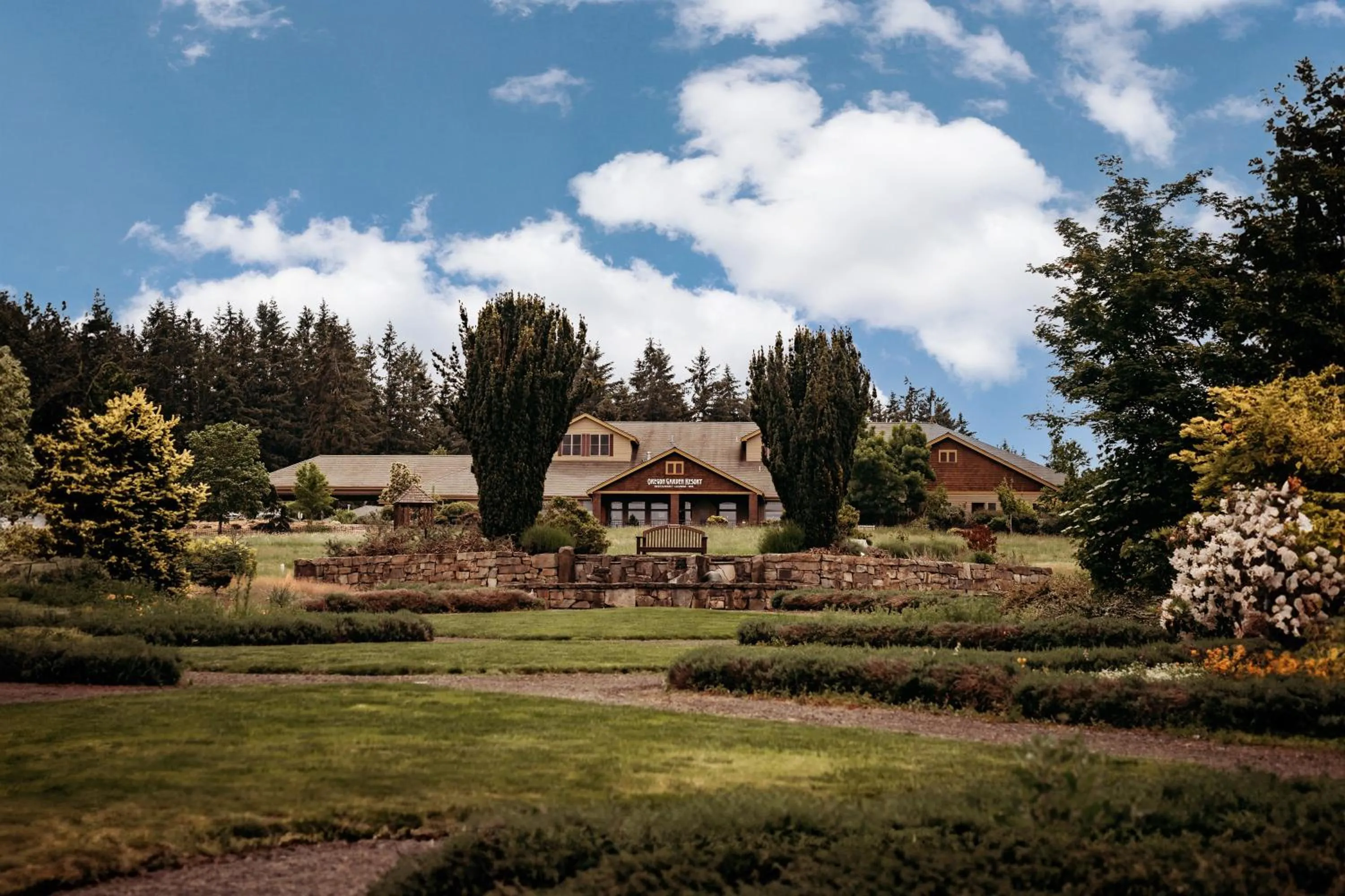 Property building in Oregon Garden Resort