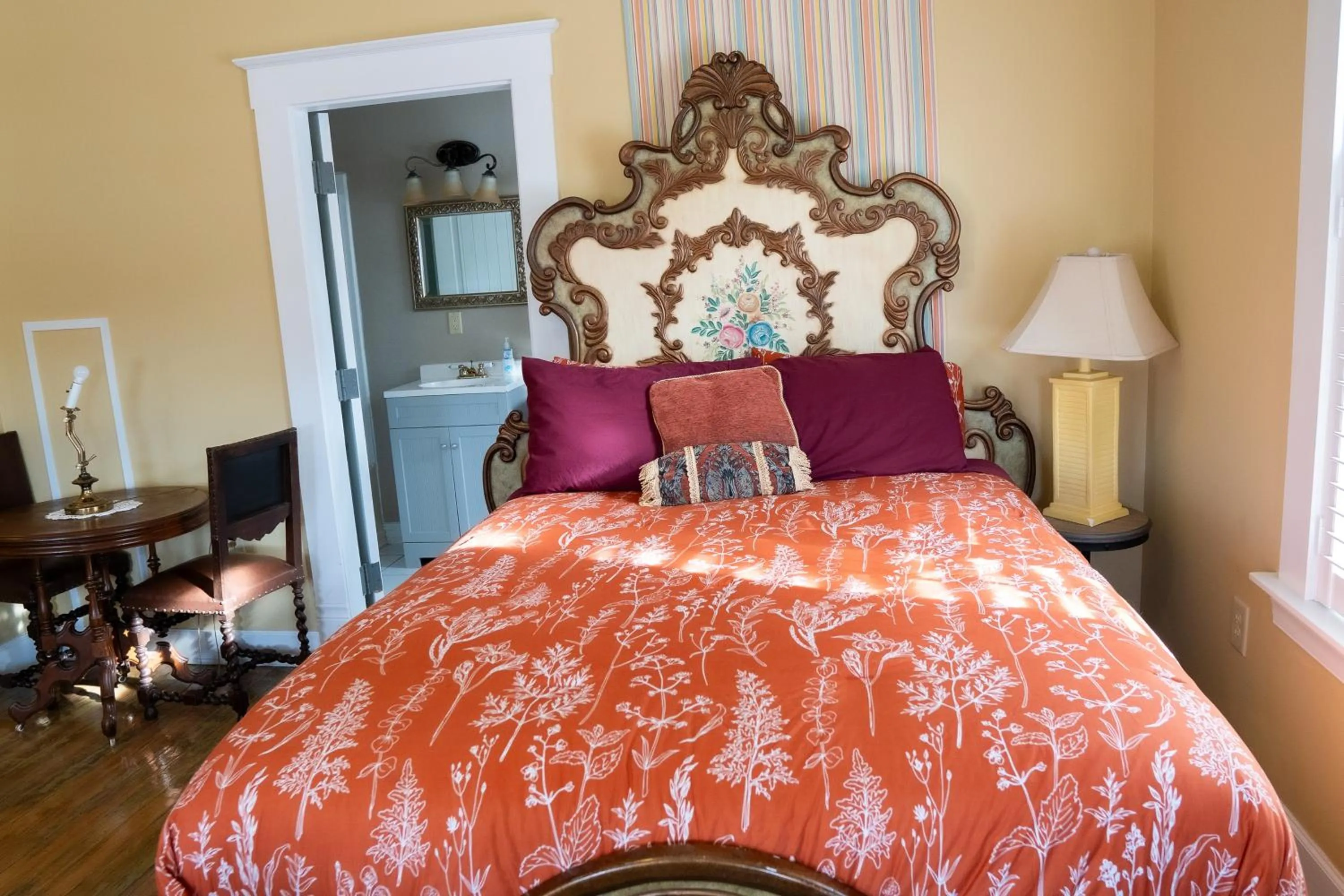 Bed in Oak Tree Hotel